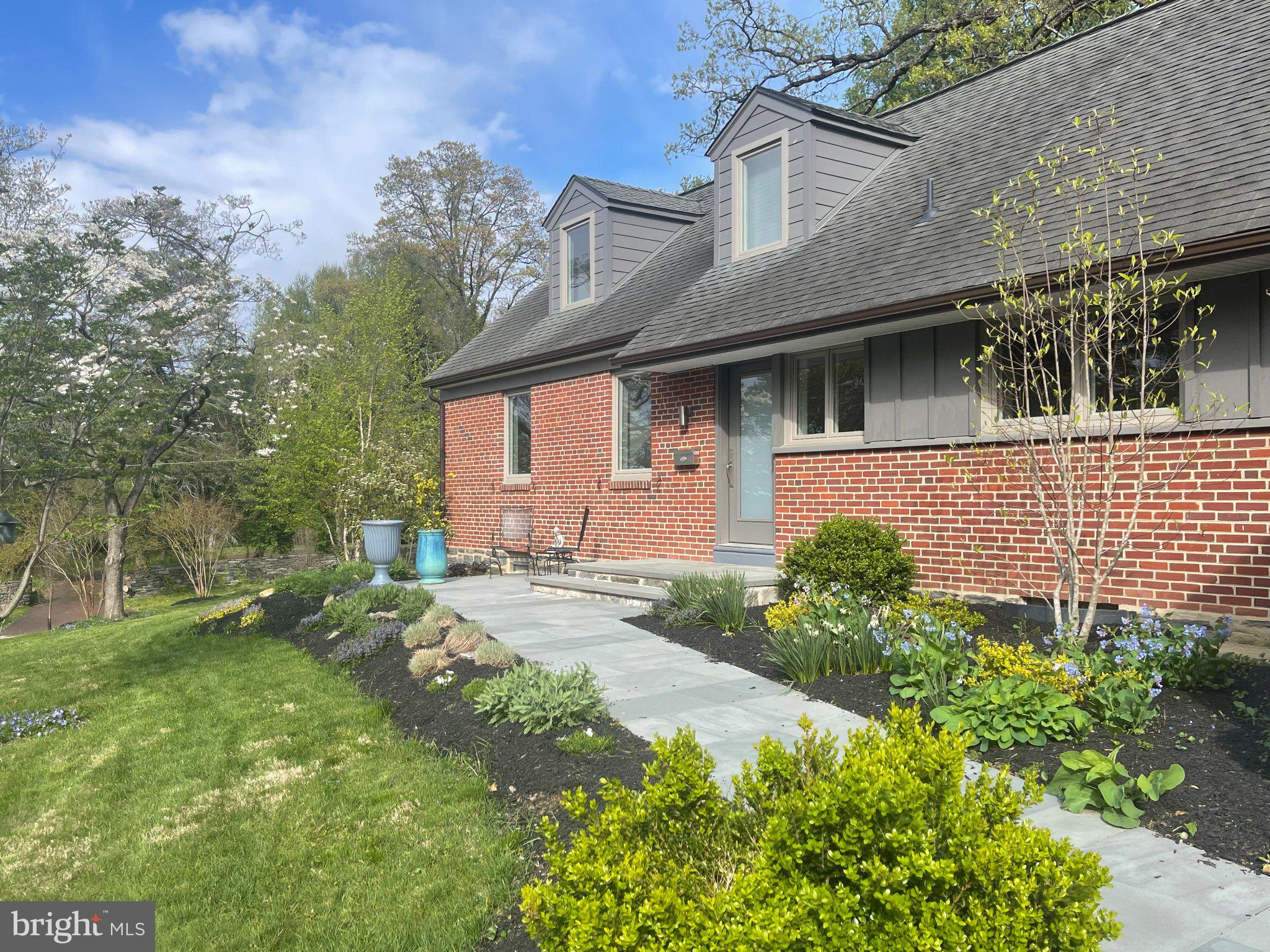 CHESTNUT HILL - Residential