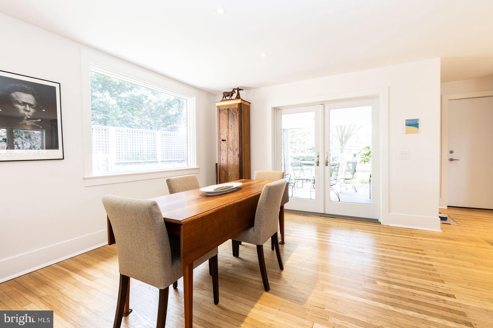 CHESTNUT HILL - Residential