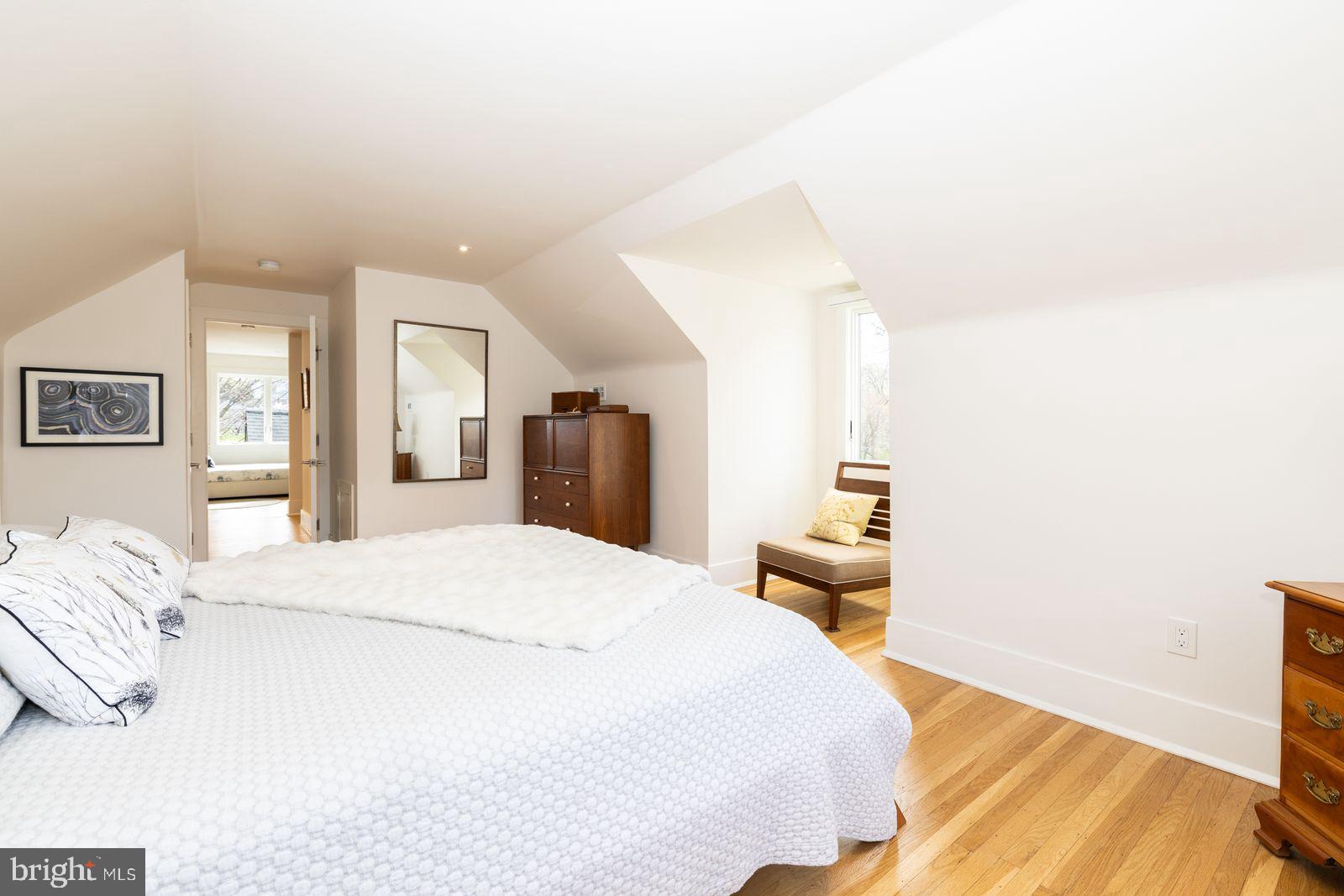 CHESTNUT HILL - Residential