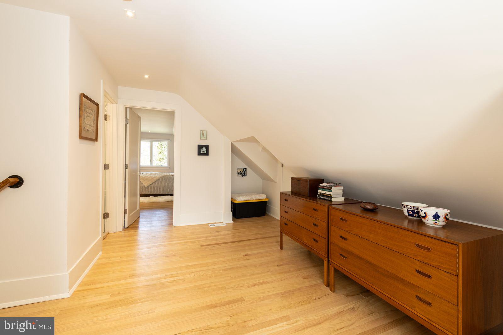 CHESTNUT HILL - Residential