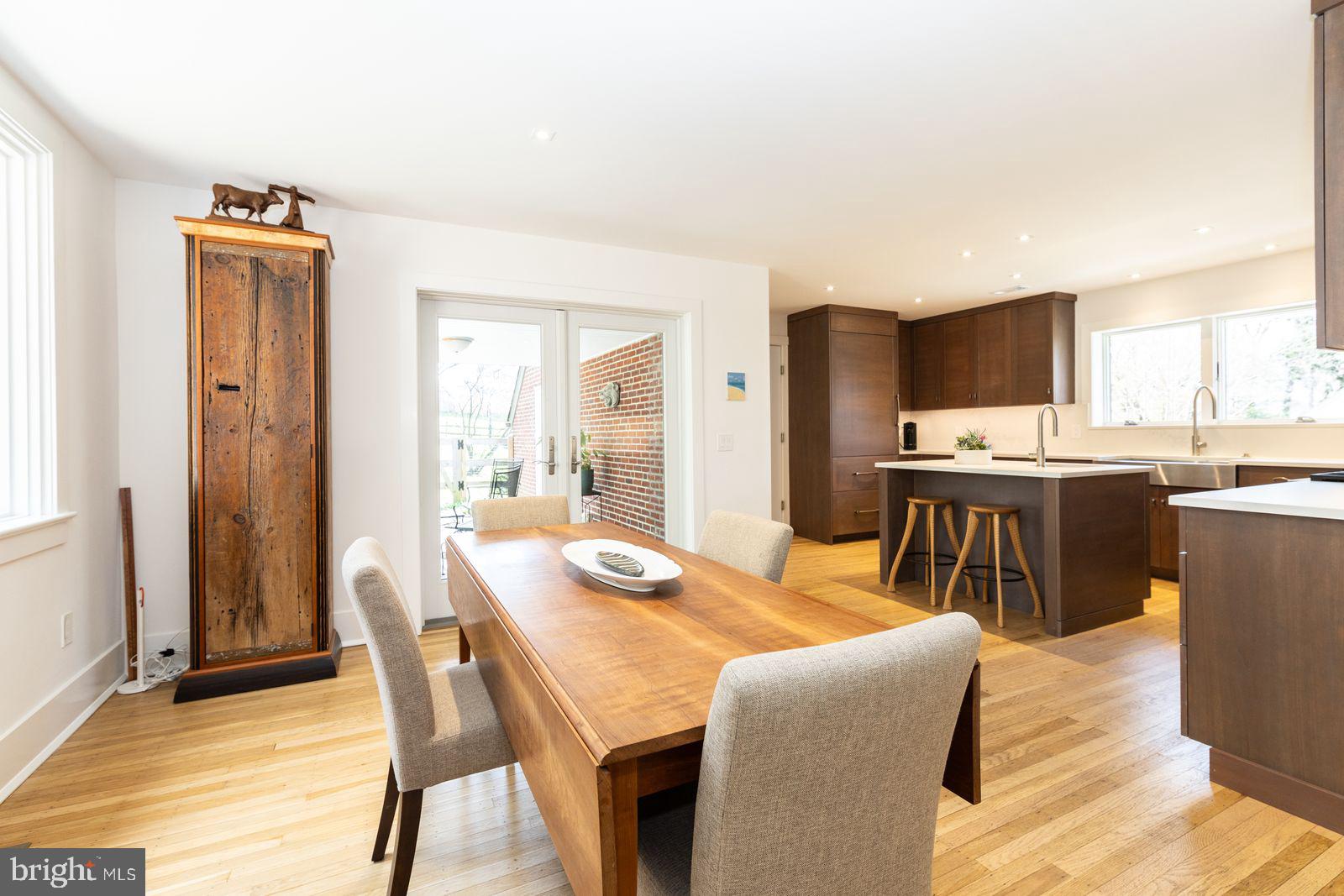 CHESTNUT HILL - Residential