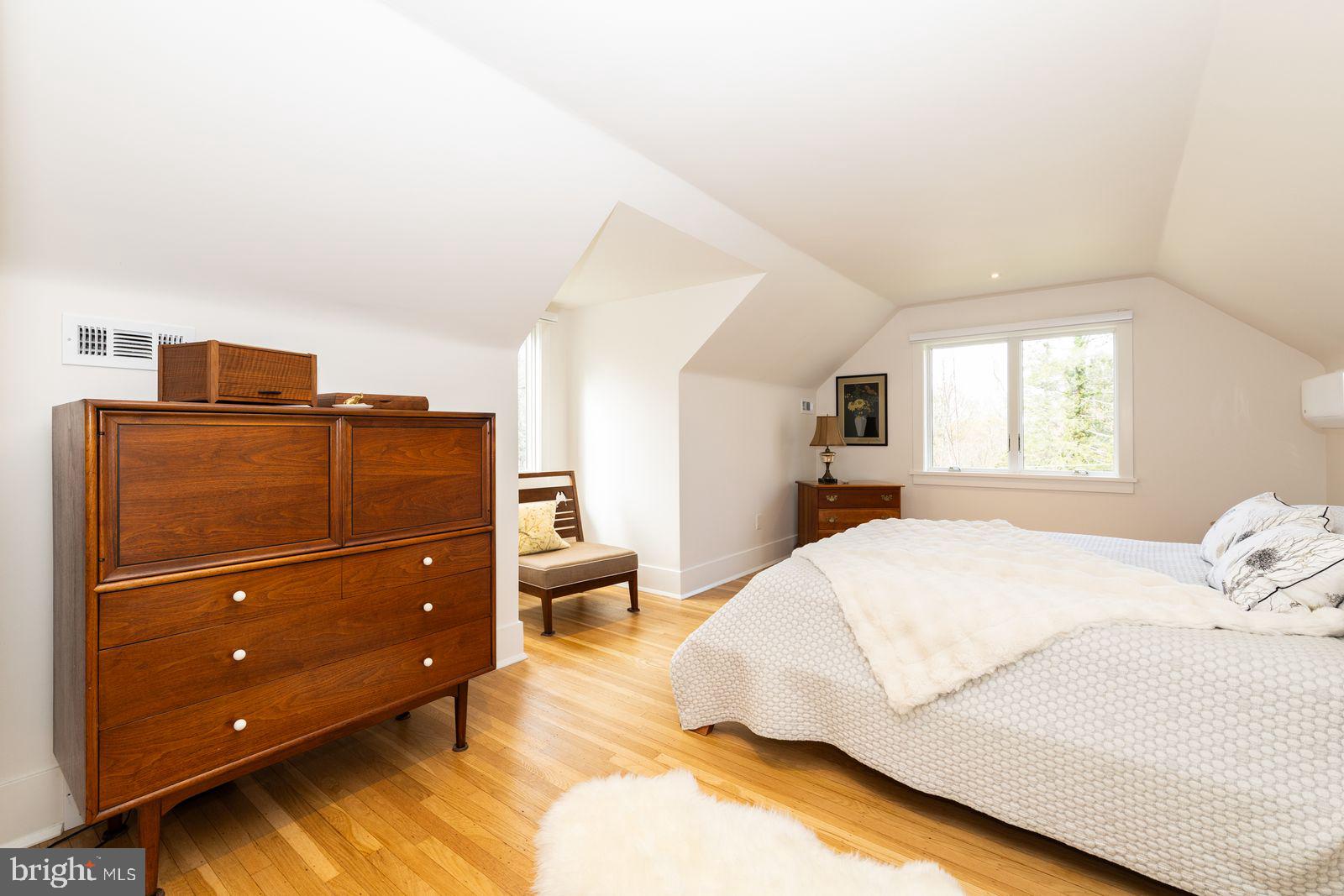 CHESTNUT HILL - Residential