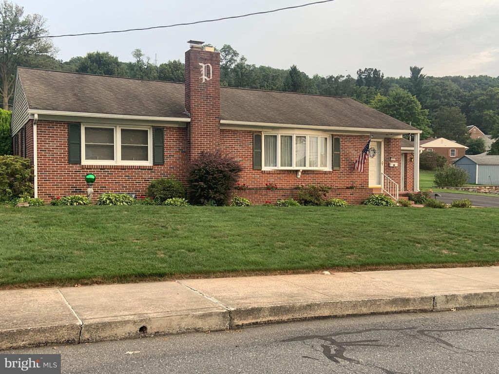 Photo of 439 Lincoln Avenue, Ephrata, PA 17522 (MLS # PALA2055710)