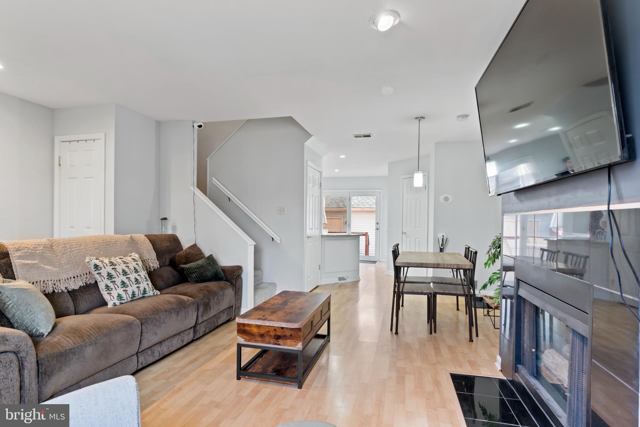 VILLAGE OF MORELAND - Residential