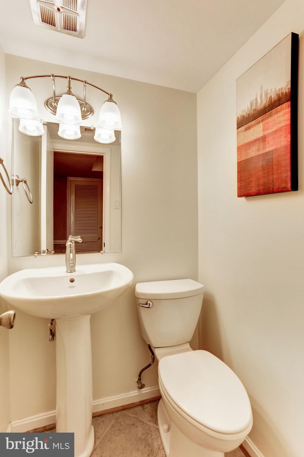 PINEWOOD LAKE - Residential