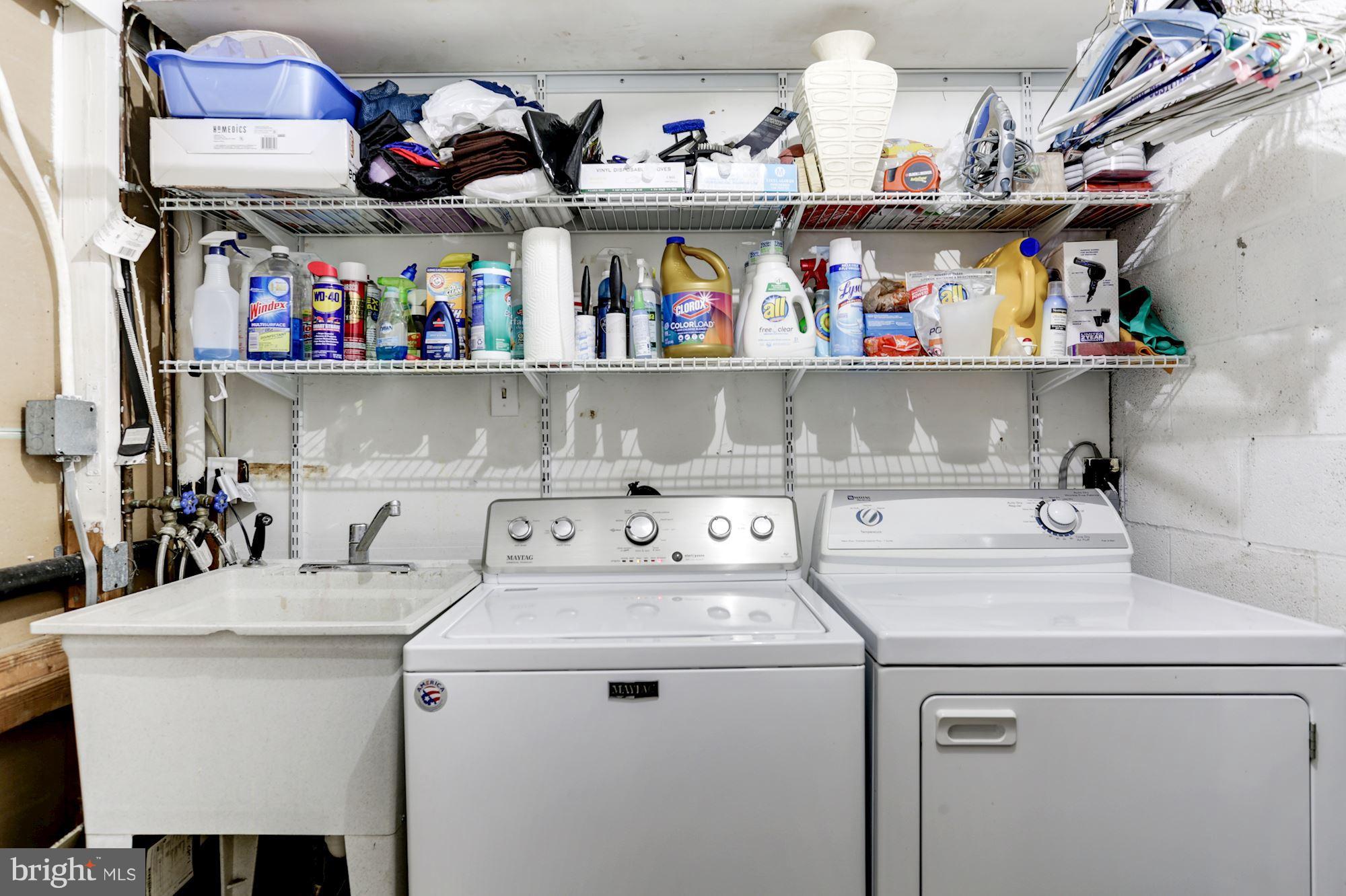 PINEWOOD LAKE - Residential