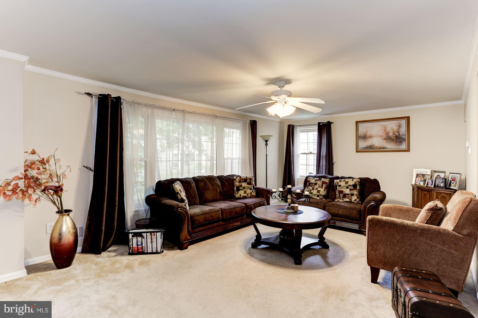 PINEWOOD LAKE - Residential