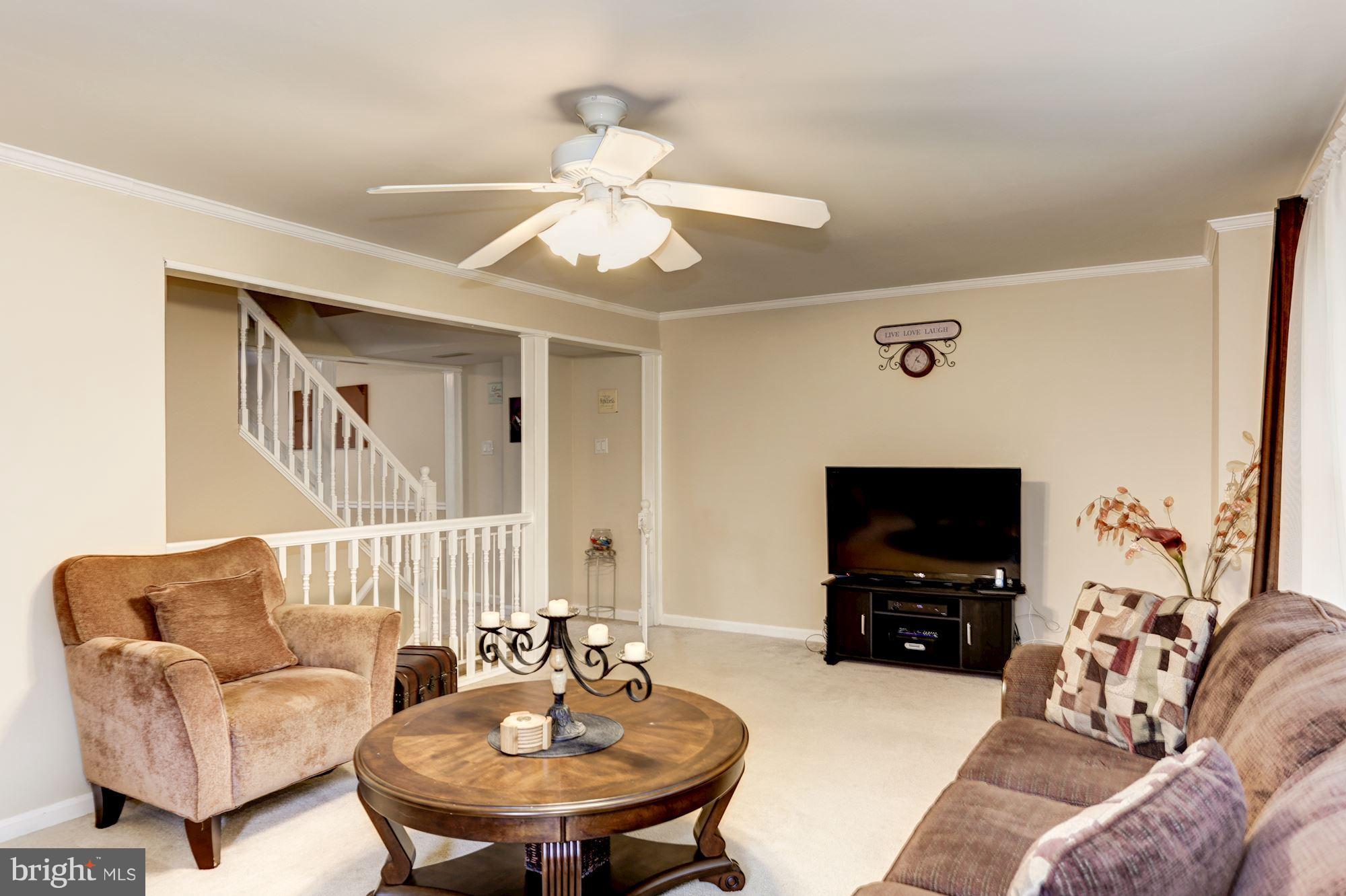 PINEWOOD LAKE - Residential