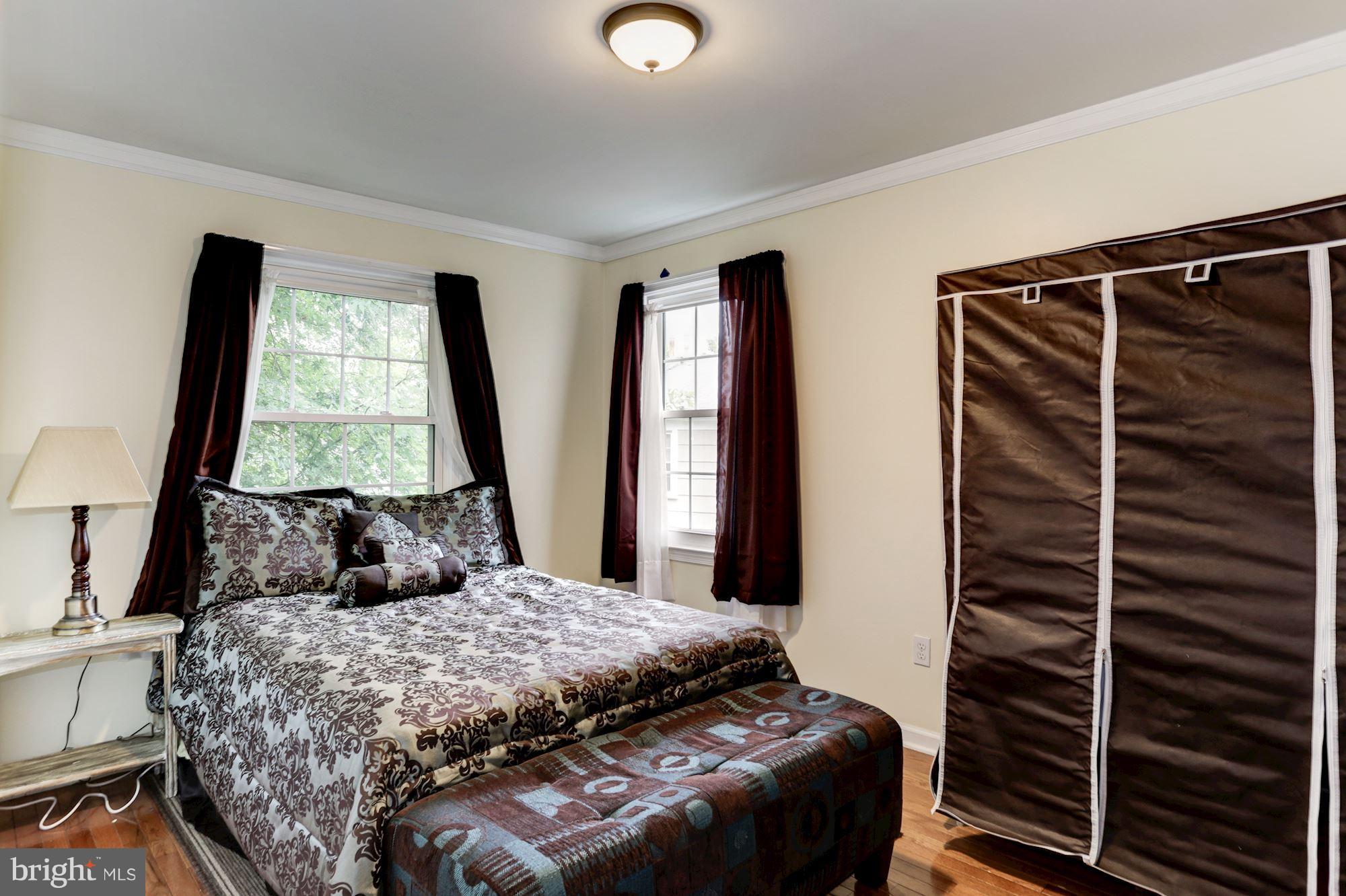 PINEWOOD LAKE - Residential