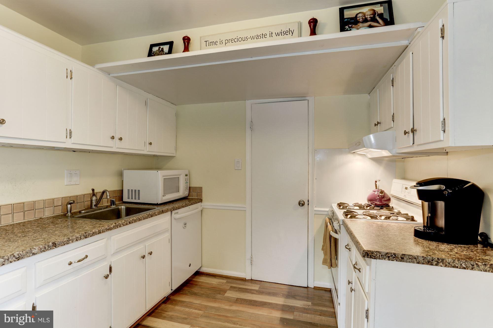 PINEWOOD LAKE - Residential