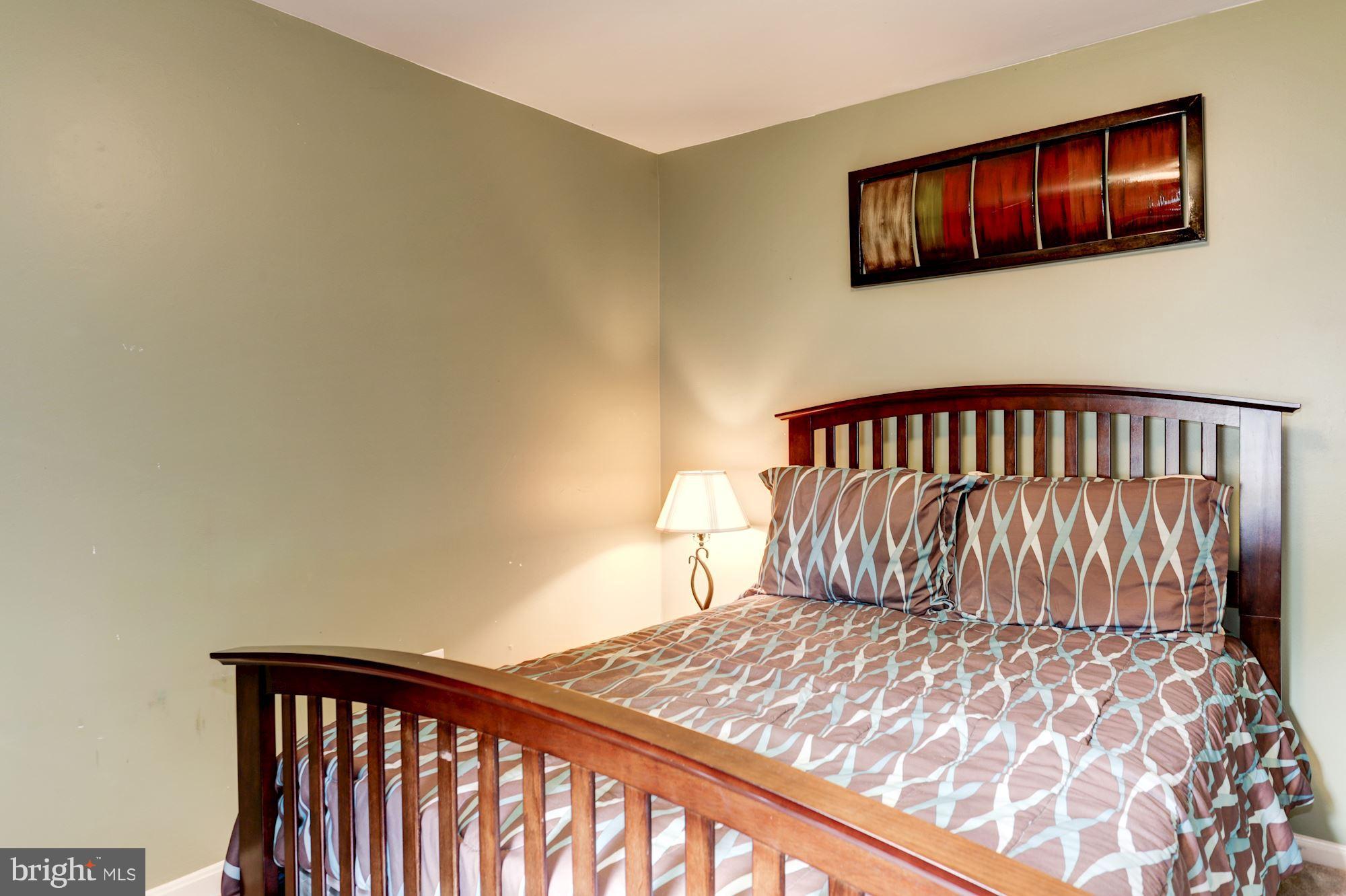 PINEWOOD LAKE - Residential