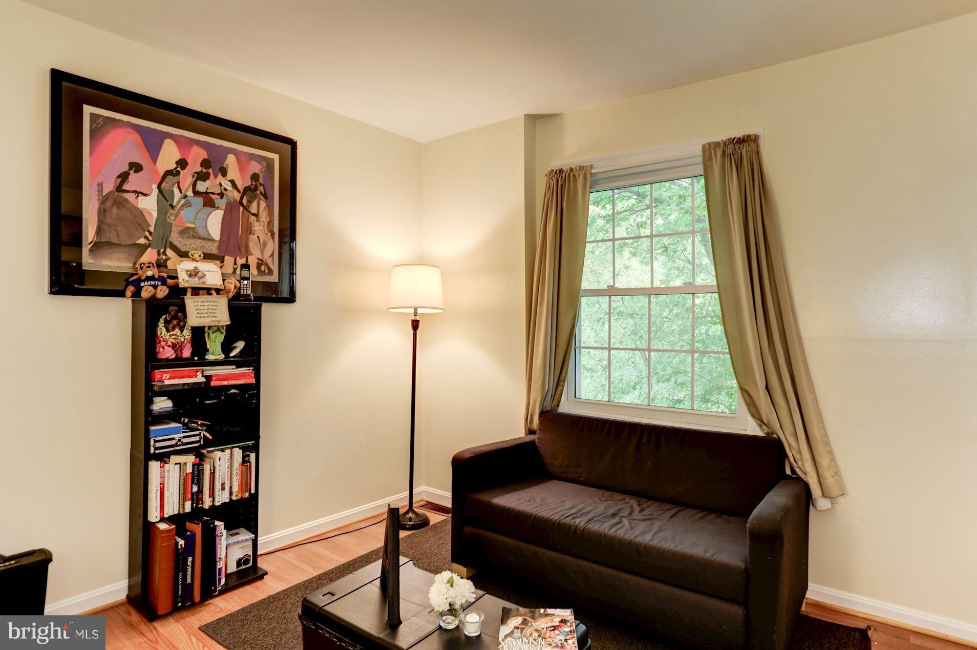 PINEWOOD LAKE - Residential