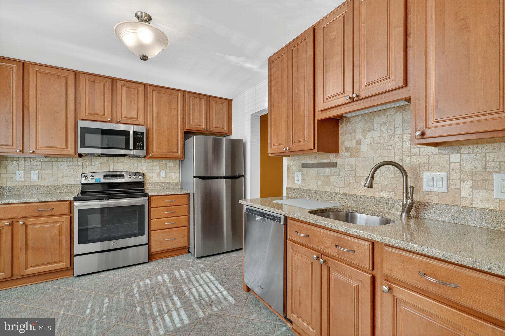 5654 RIDGE VIEW DRIVE