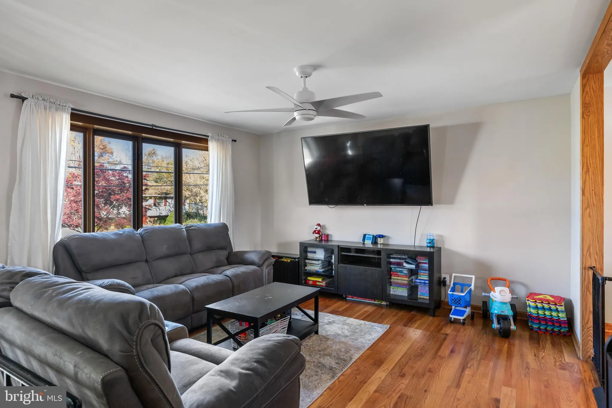 Woodbury, New Jersey 08096, United States, 4 Bedrooms Bedrooms, ,2 BathroomsBathrooms,Residential,Coming Soon,238704