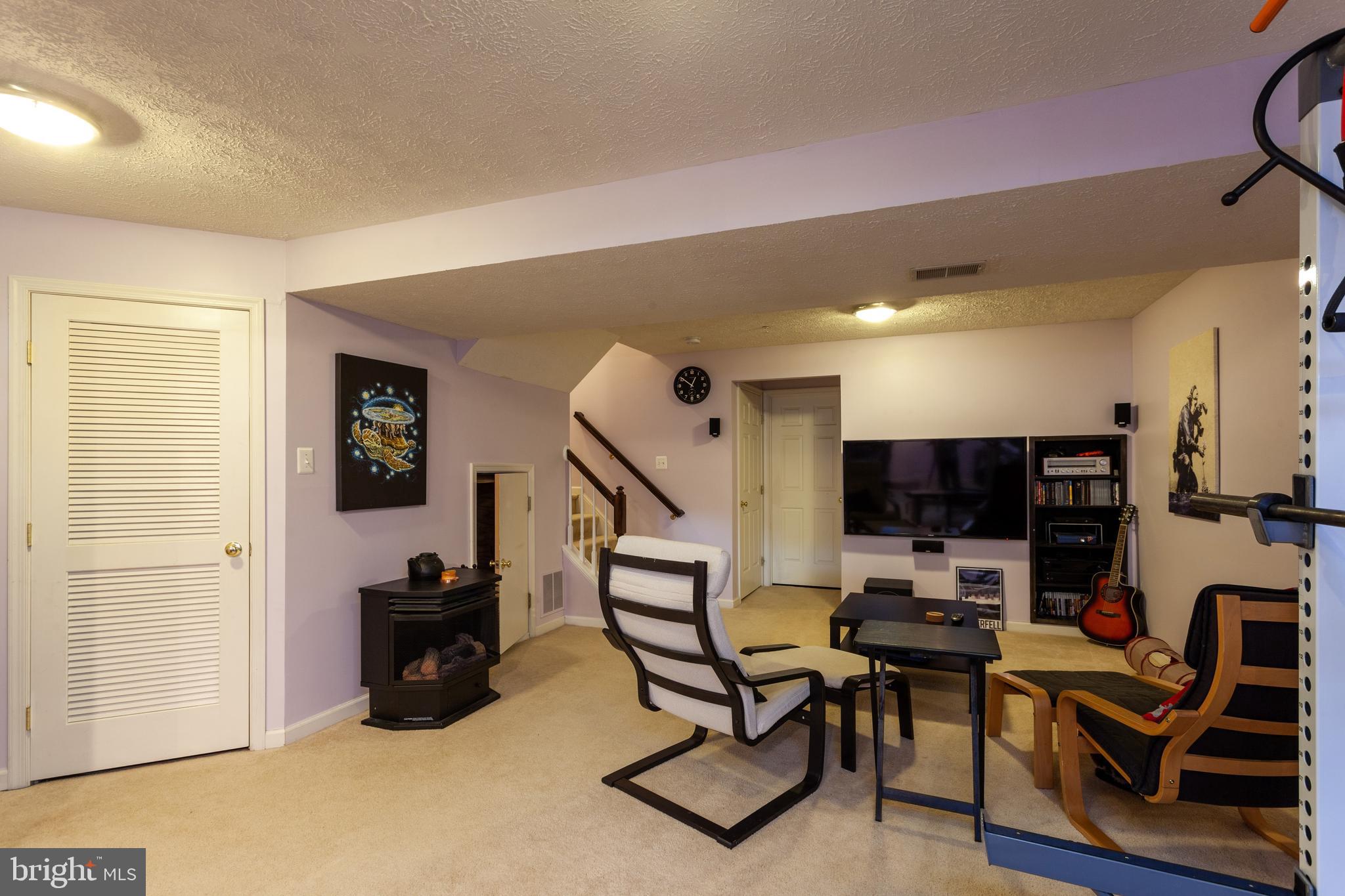 CONSTANT FRIENDSHIP - Residential