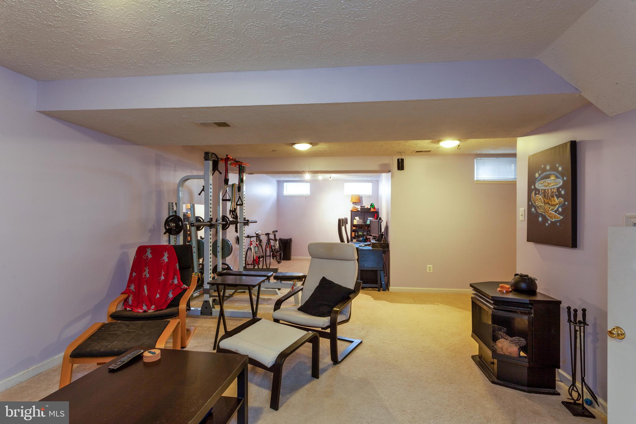 CONSTANT FRIENDSHIP - Residential