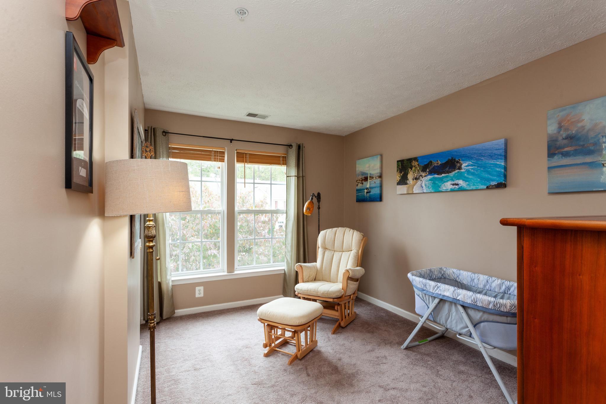 CONSTANT FRIENDSHIP - Residential