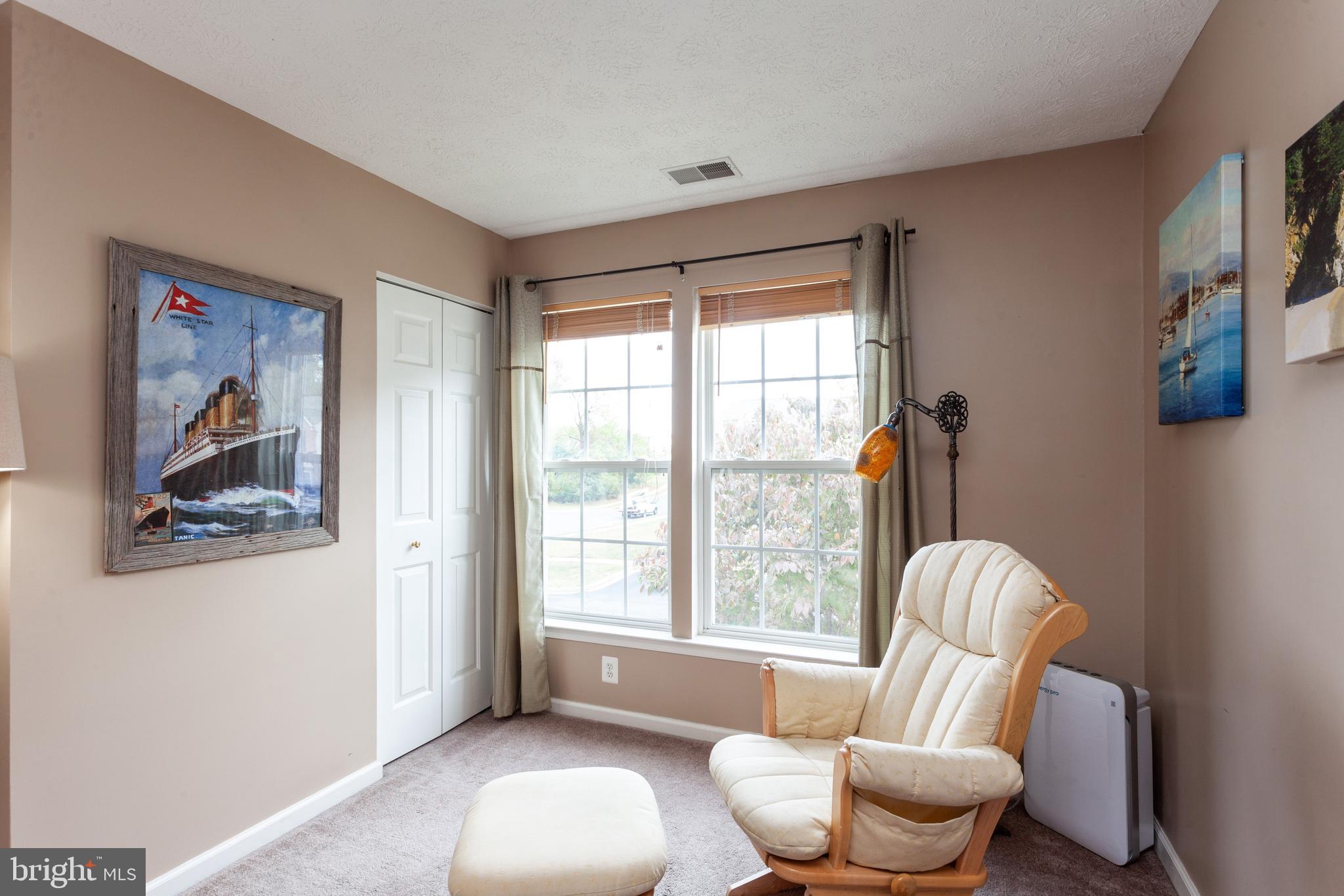 CONSTANT FRIENDSHIP - Residential