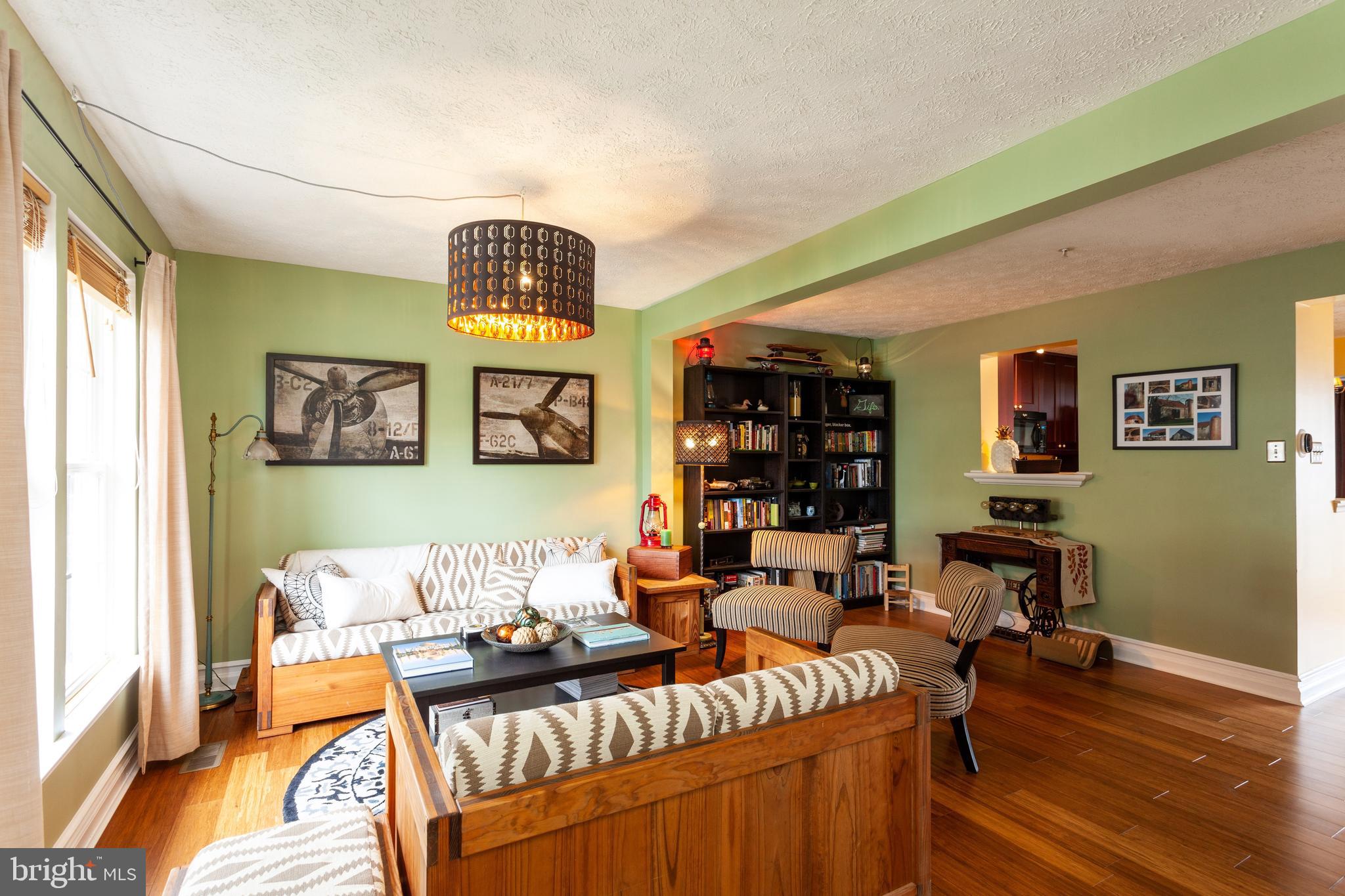 CONSTANT FRIENDSHIP - Residential