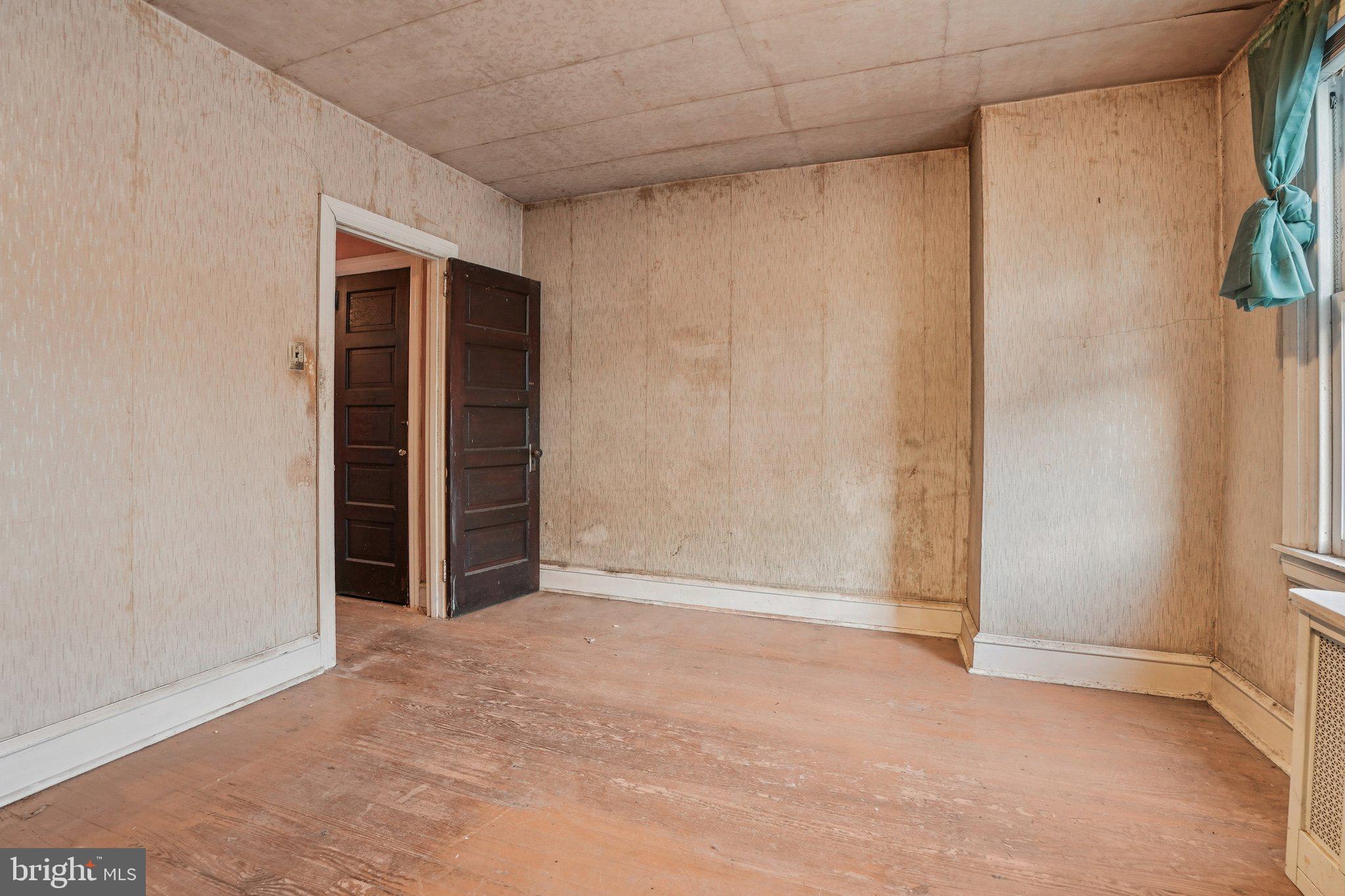 BRIDESBURG - Residential