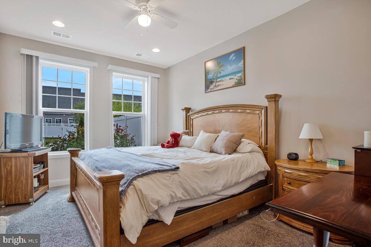 TWO RIVERS - Residential