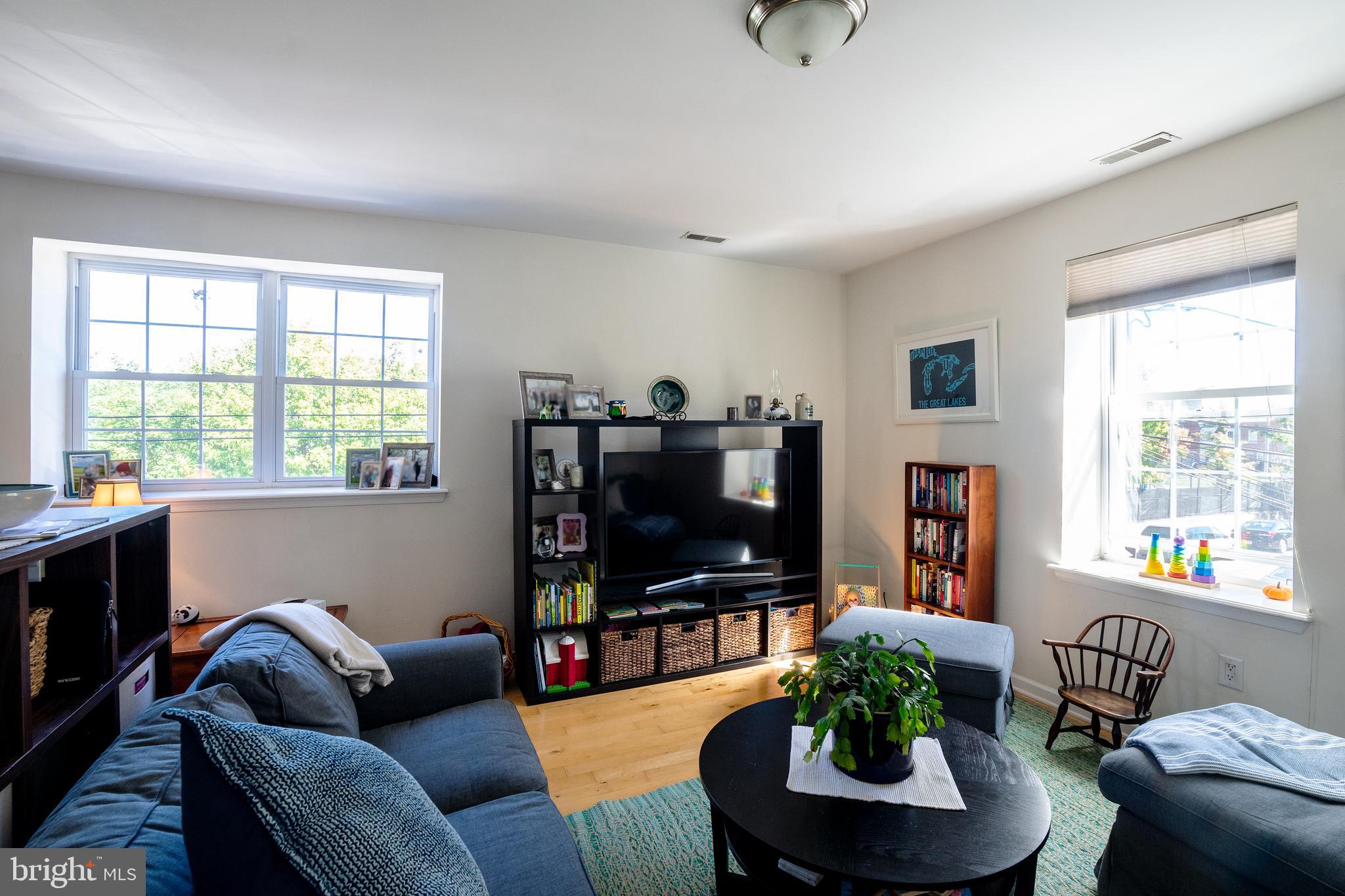 POINT BREEZE - Residential Lease