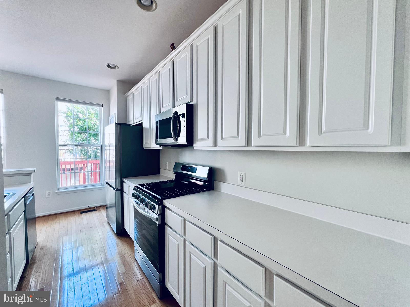 KINGSTOWNE - Residential Lease