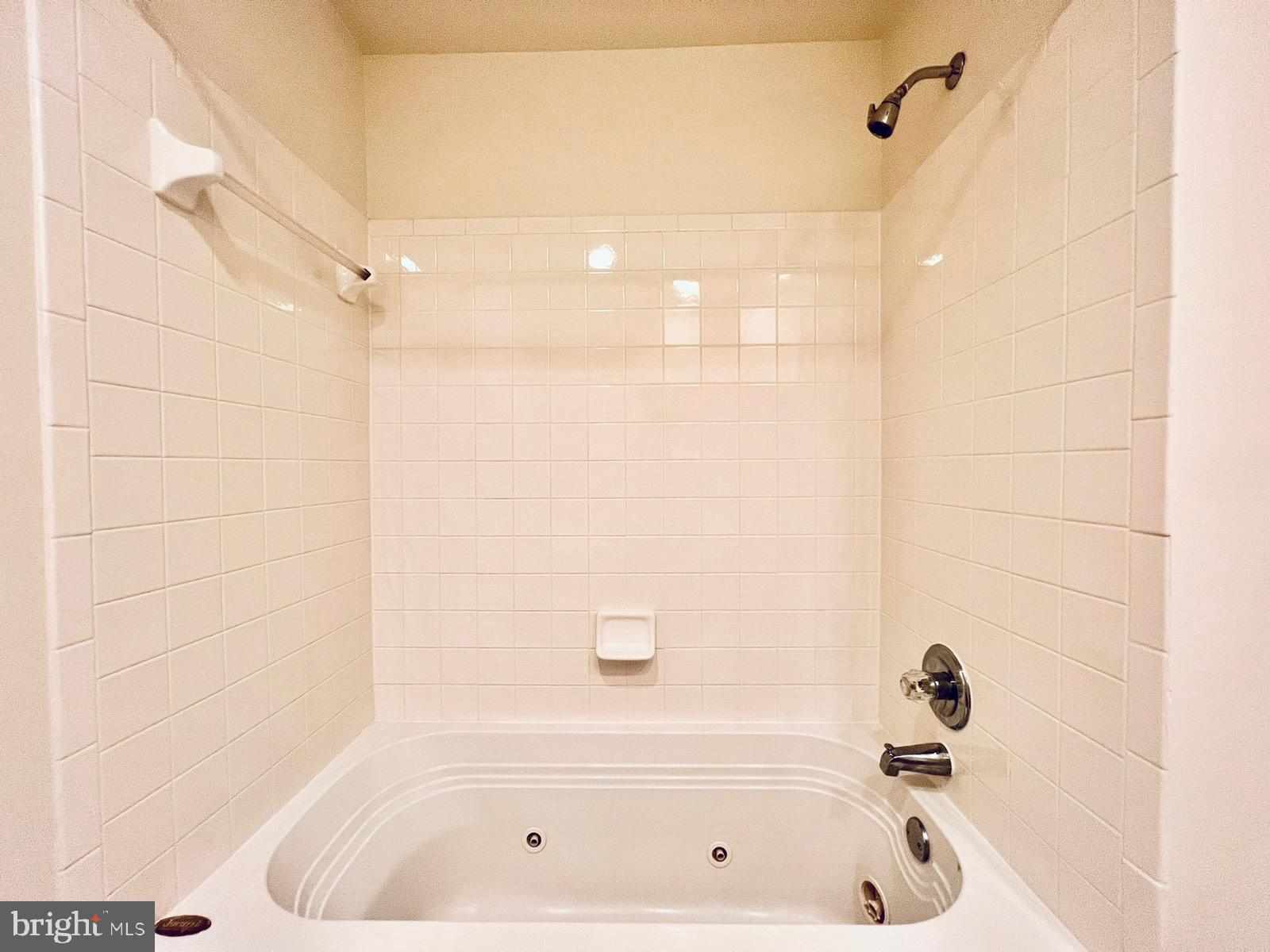 KINGSTOWNE - Residential Lease