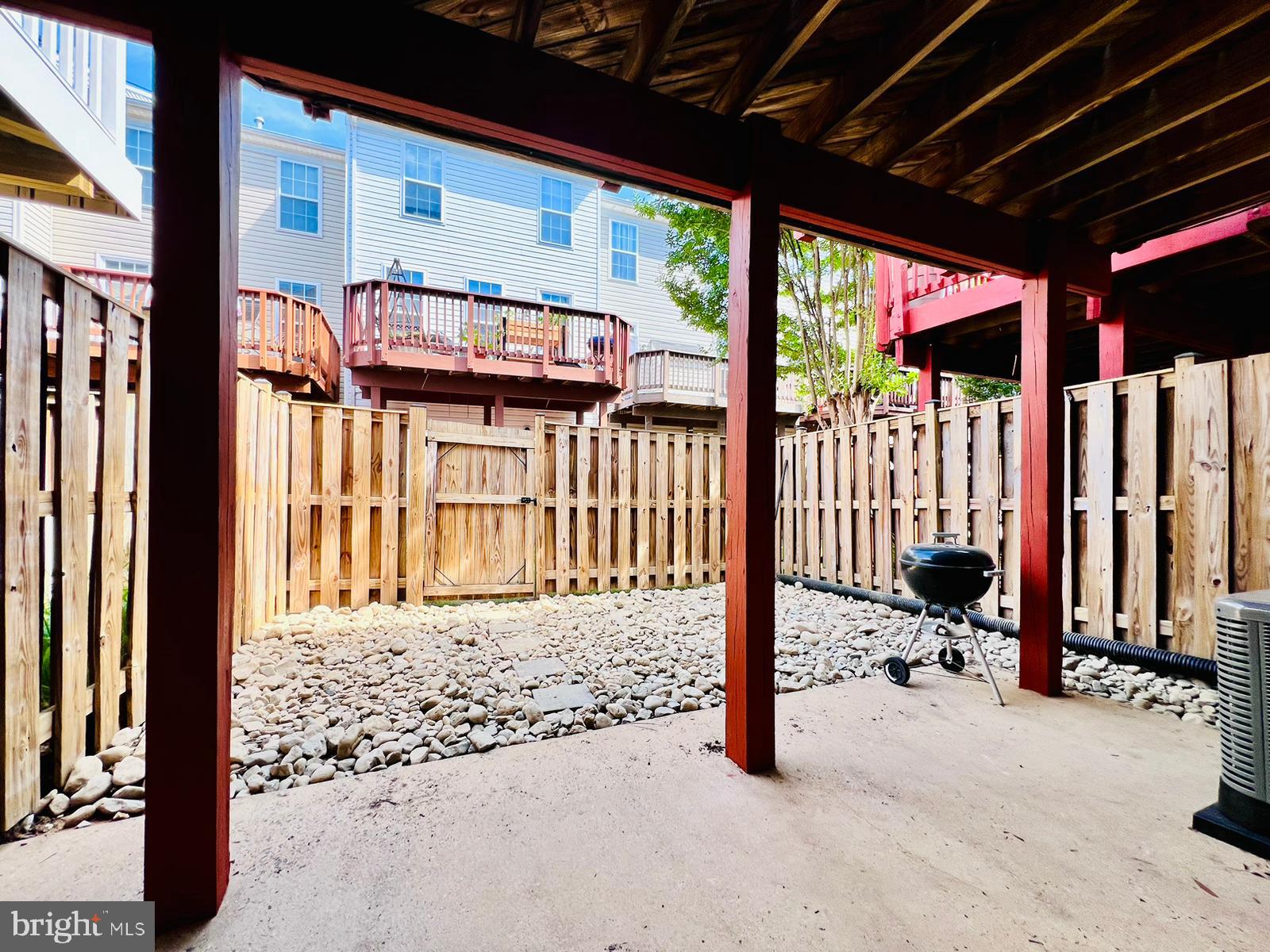 KINGSTOWNE - Residential Lease