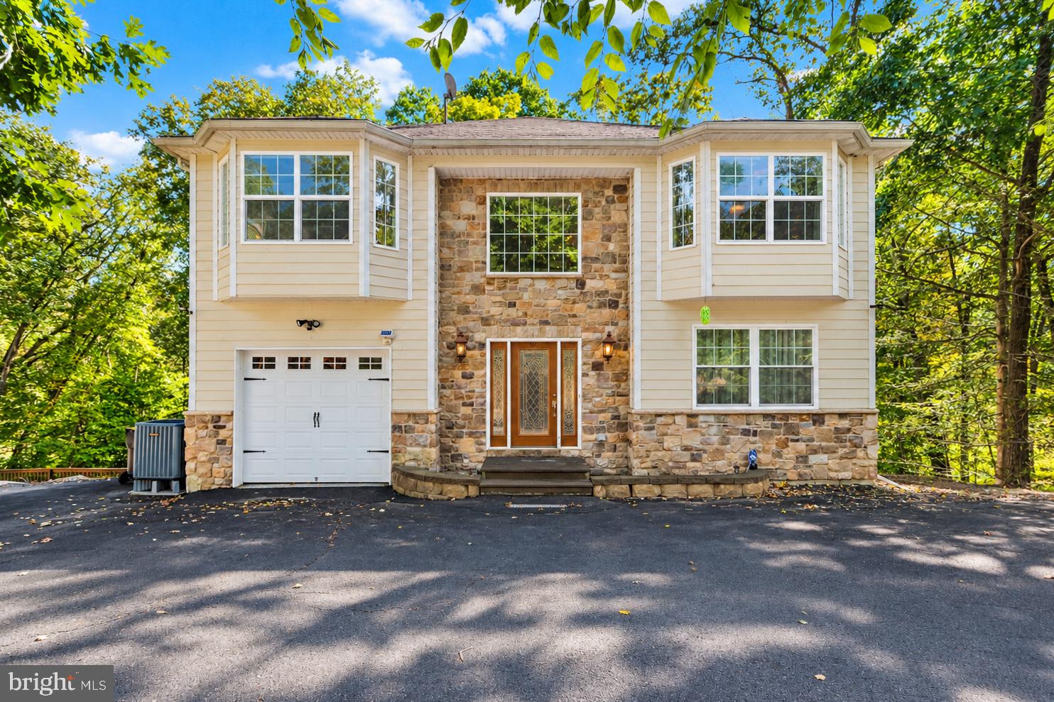 105 MULBERRY LANE