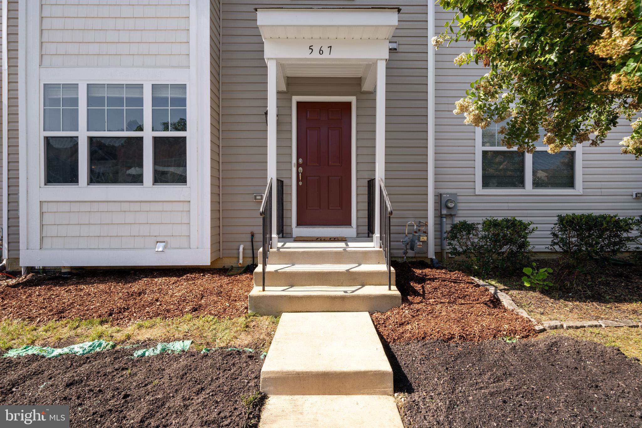 567 ENGLISH OAK LANE