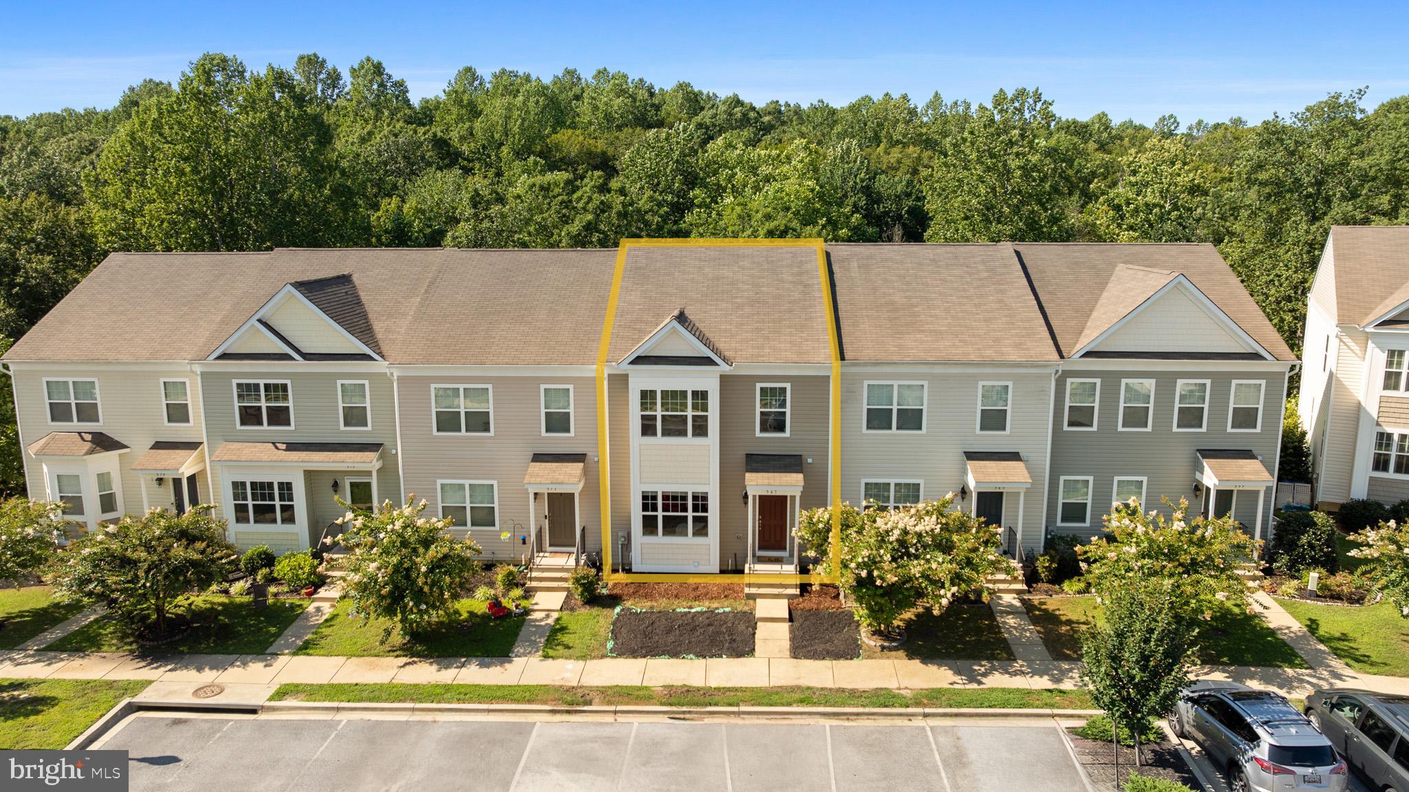 567 ENGLISH OAK LANE