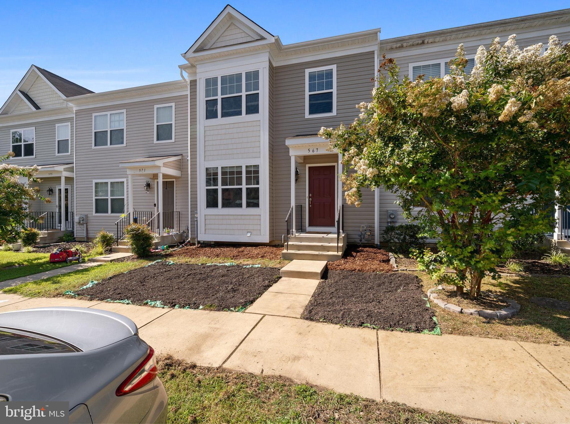 567 ENGLISH OAK LANE