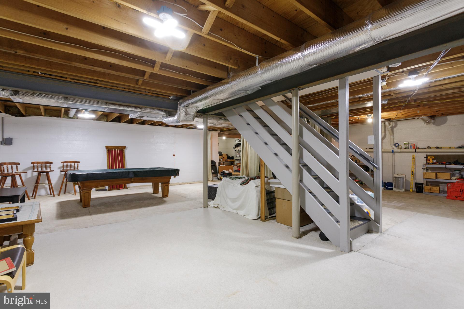 MEADOWBROOK - Residential