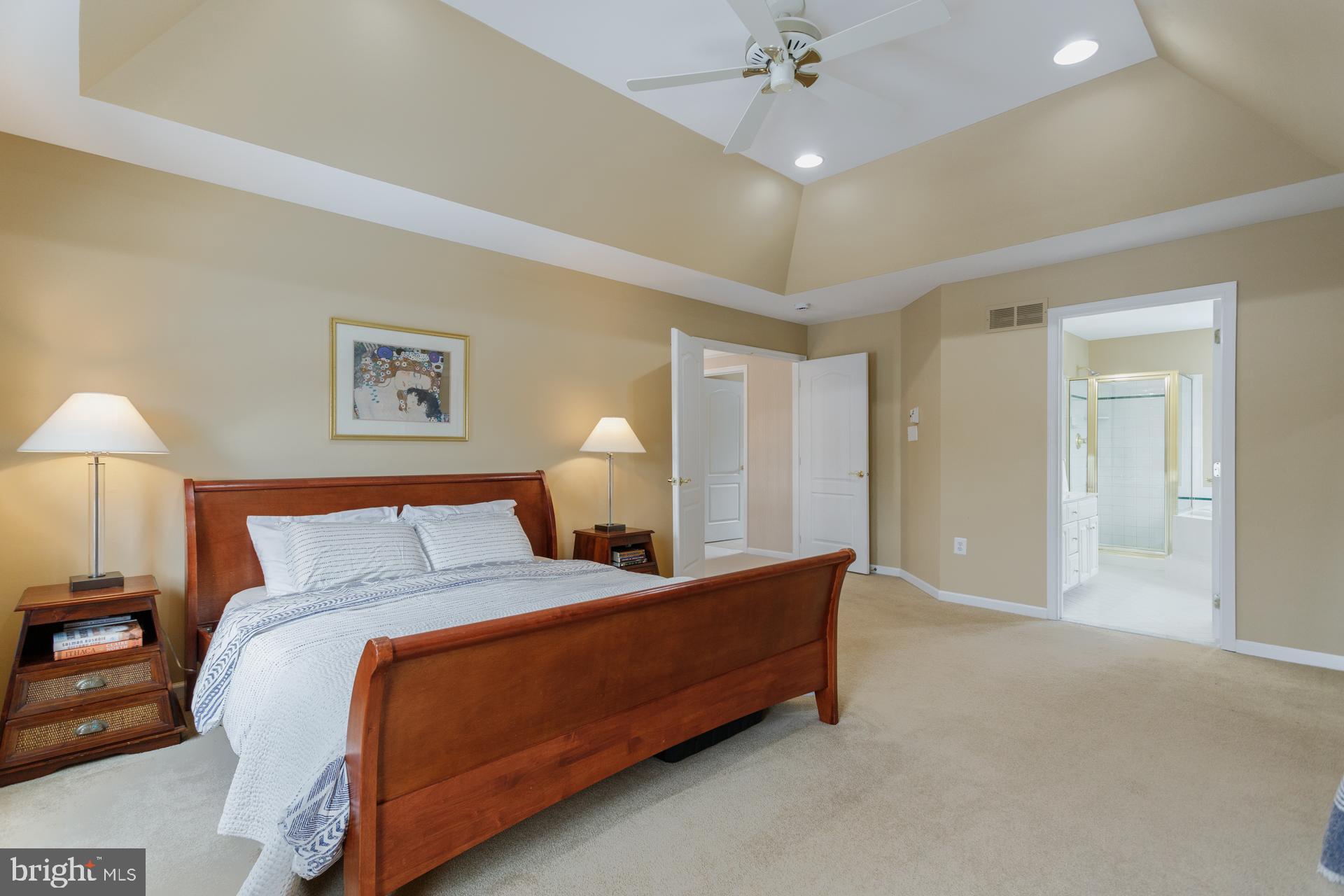 MEADOWBROOK - Residential