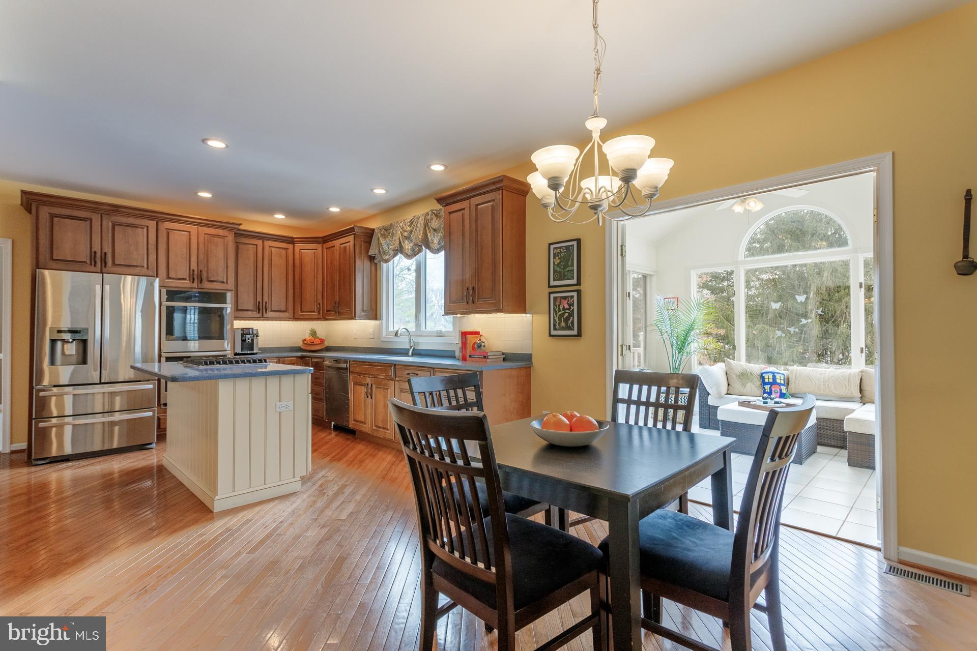 MEADOWBROOK - Residential