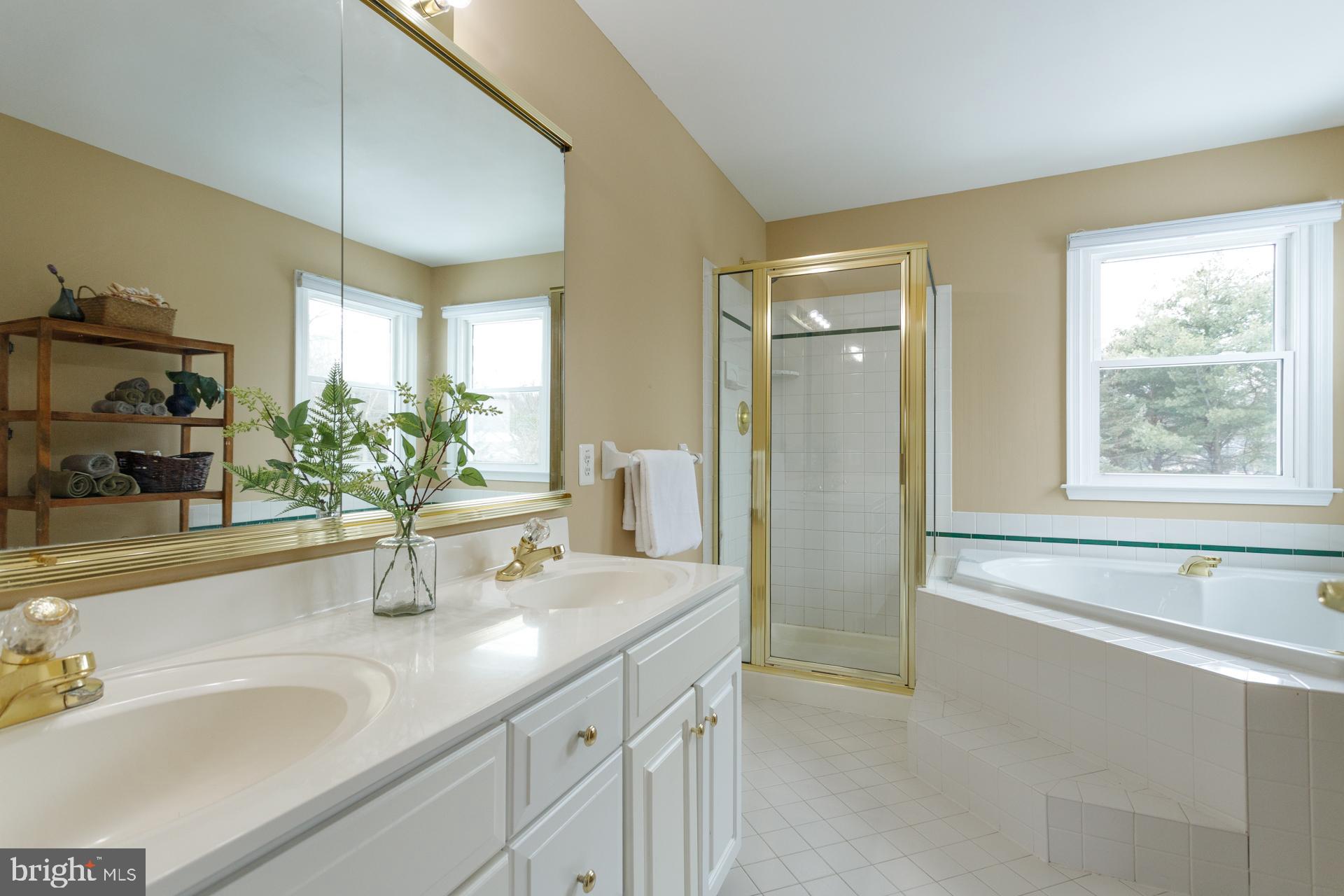 MEADOWBROOK - Residential