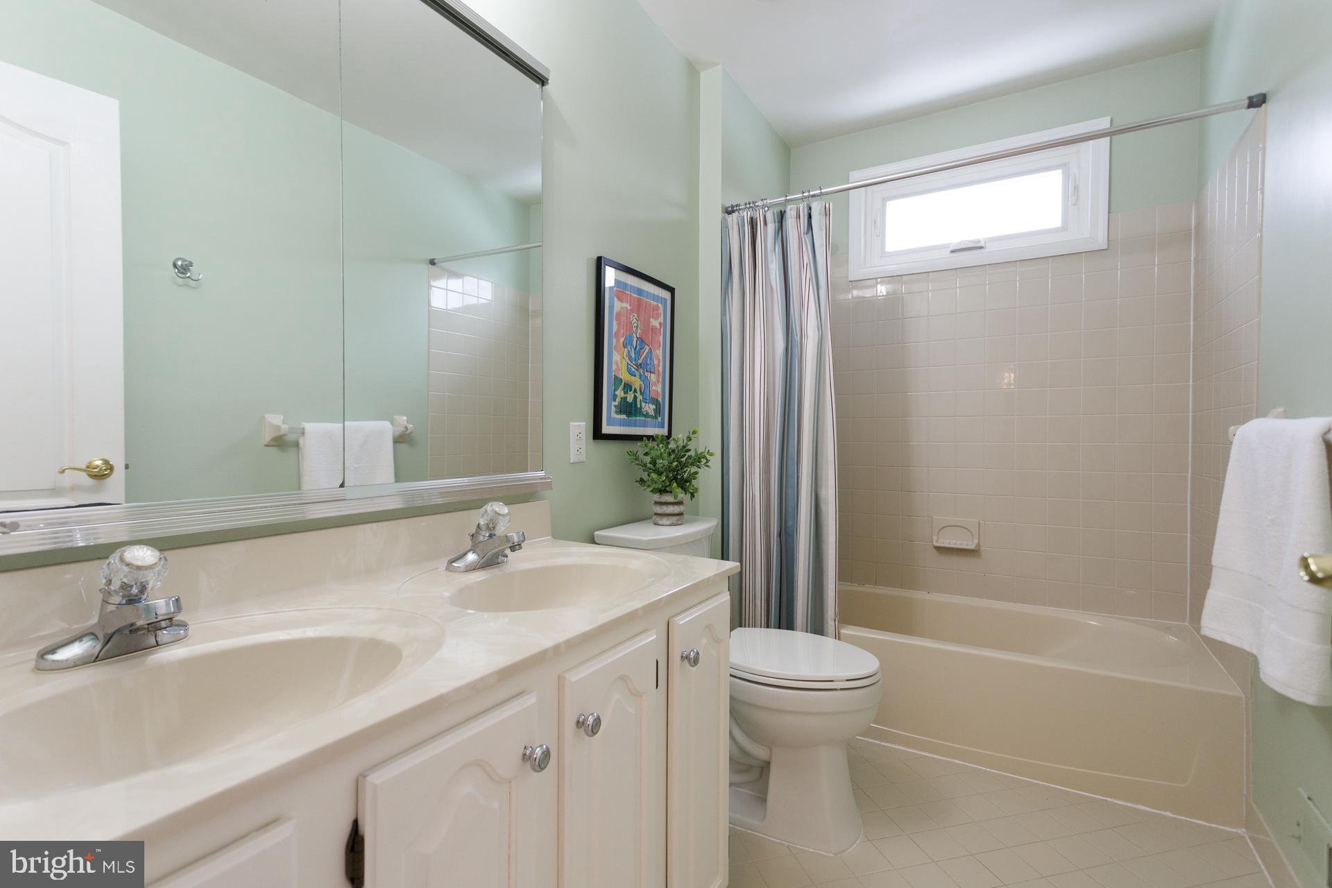 MEADOWBROOK - Residential