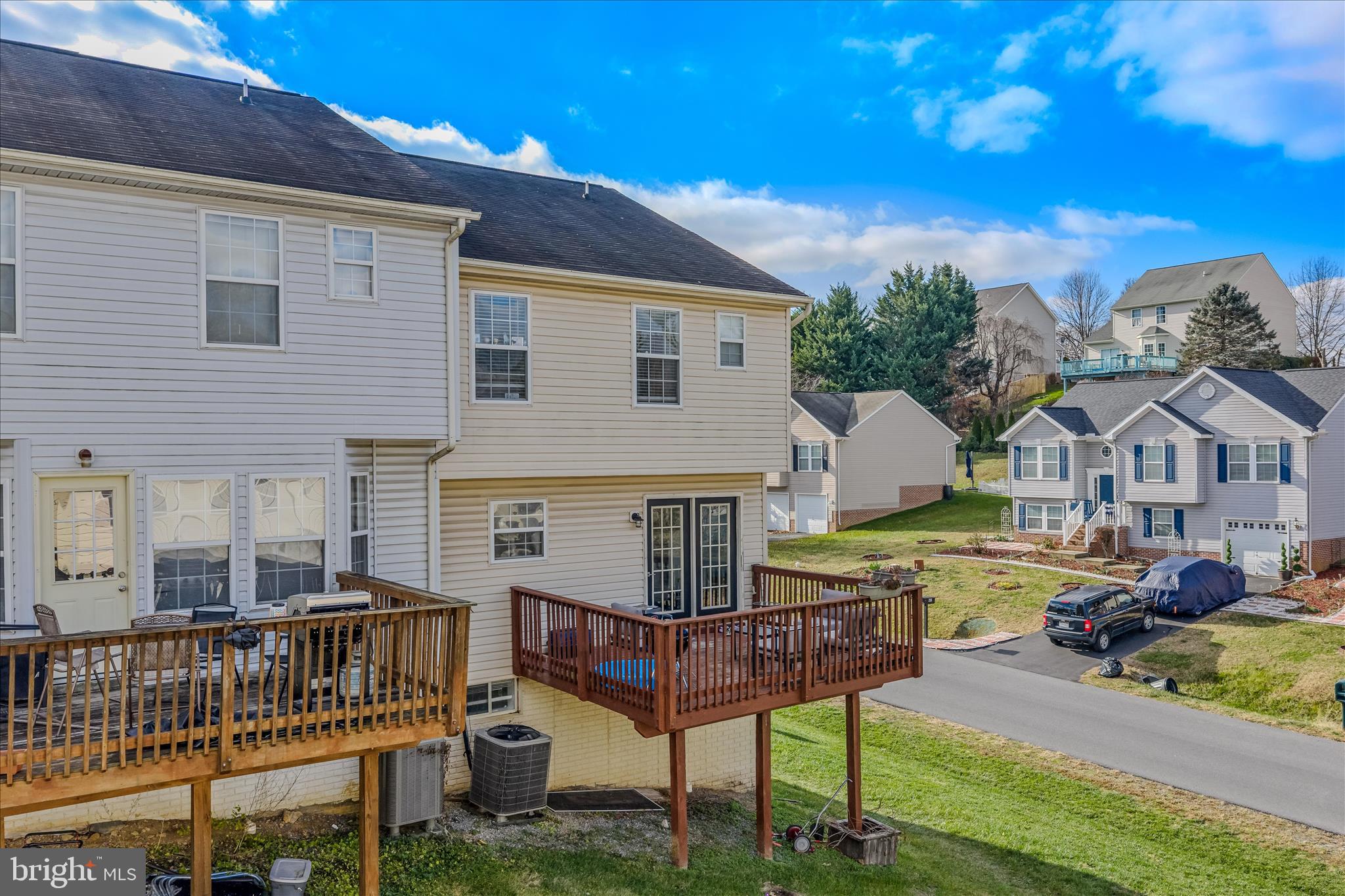 LAUREL RIDGE - Residential