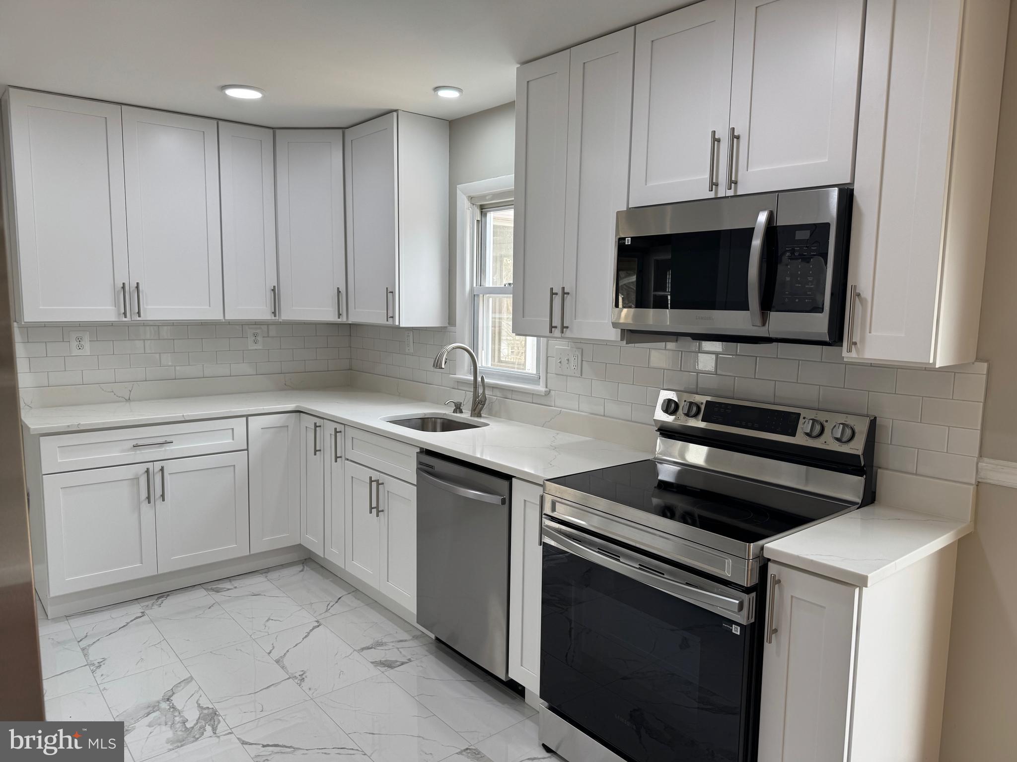 SPRINGFIELD MANOR - Residential