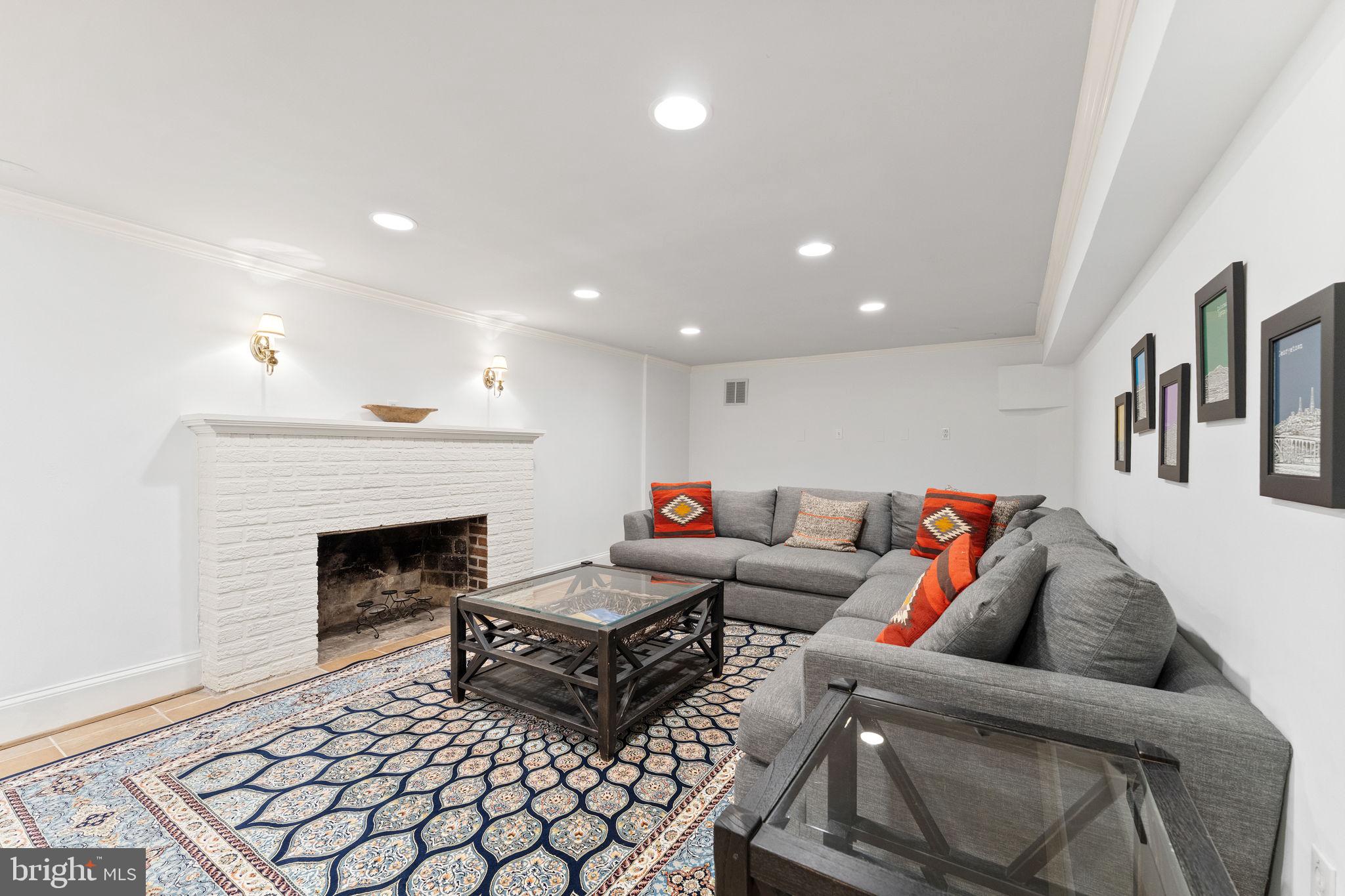 CLUB MANOR ESTATES - Residential