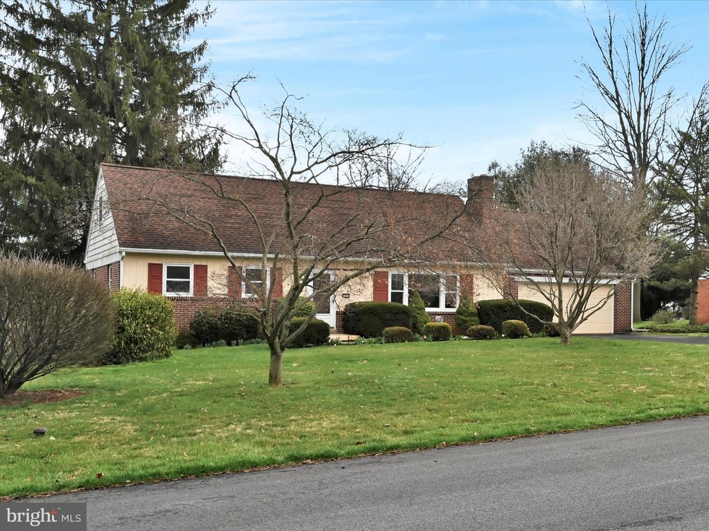 Photo of 1925 BLOOMINGDALE AVE, LANCASTER, PA 17601 (MLS # PALA2032180)