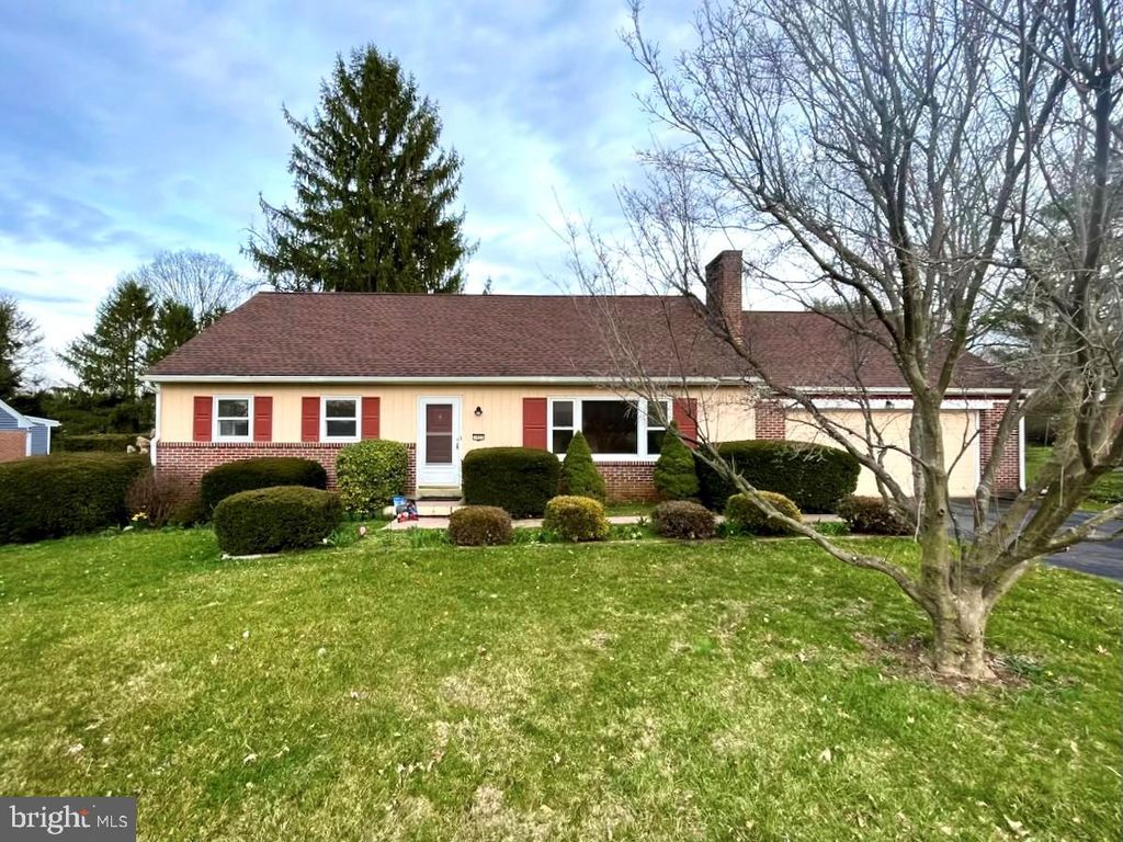 Photo of 1925 BLOOMINGDALE AVE, LANCASTER, PA 17601 (MLS # PALA2032180)