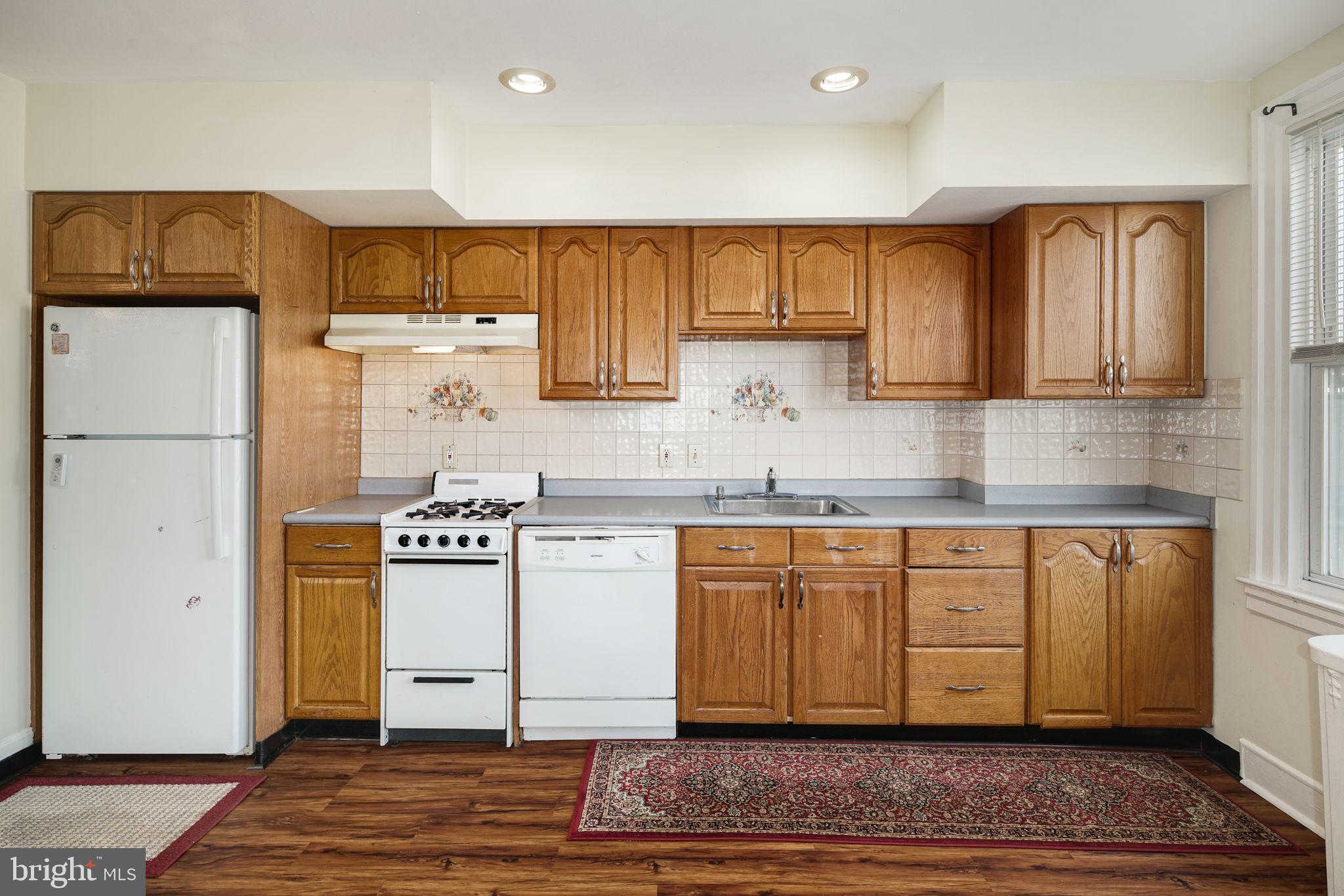 BURHOLME - Residential Lease