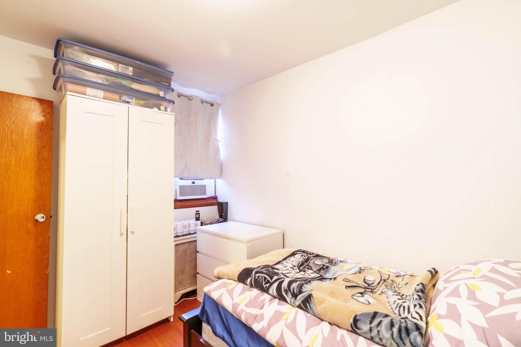 LOWER MOYAMENSING - Residential