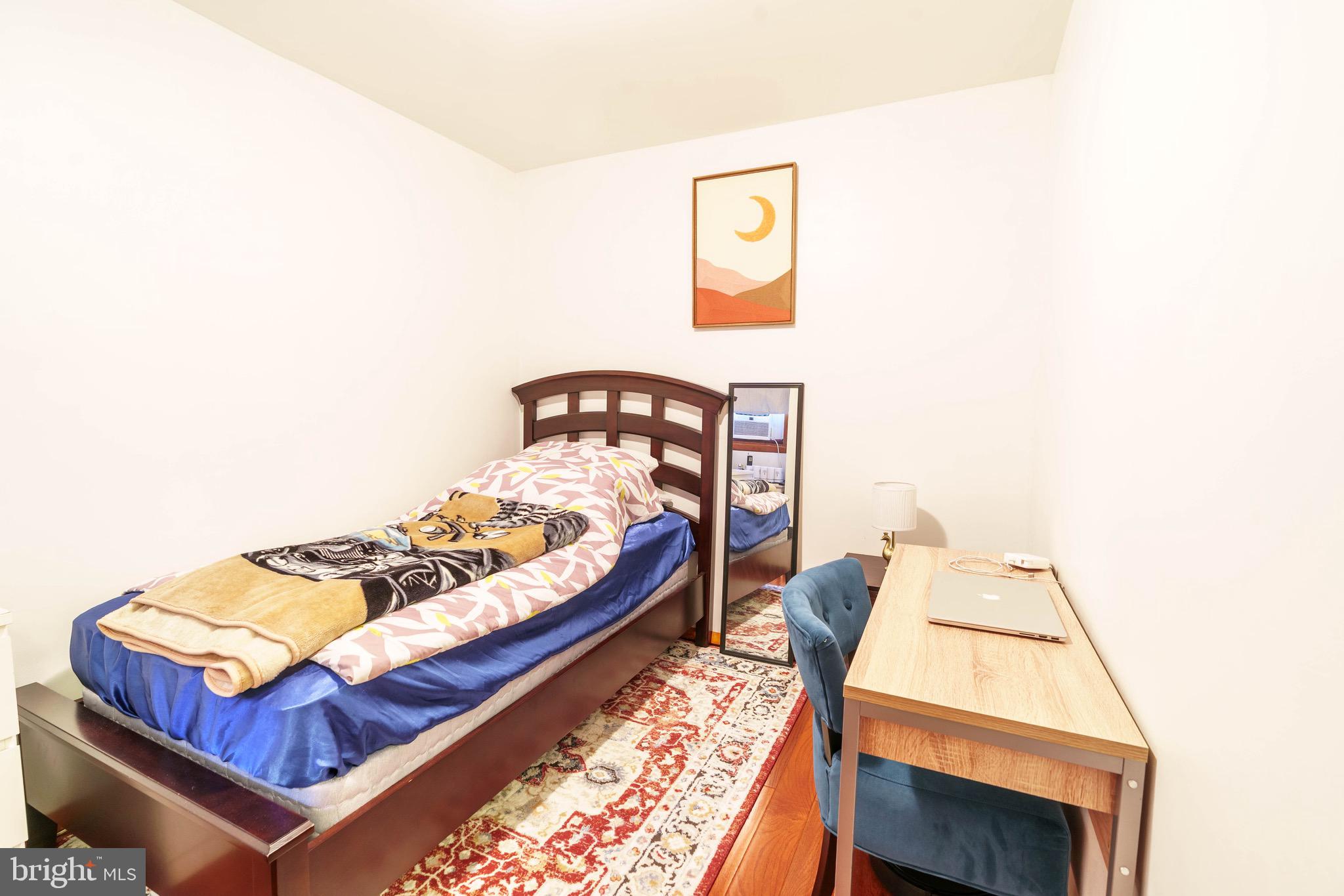 LOWER MOYAMENSING - Residential