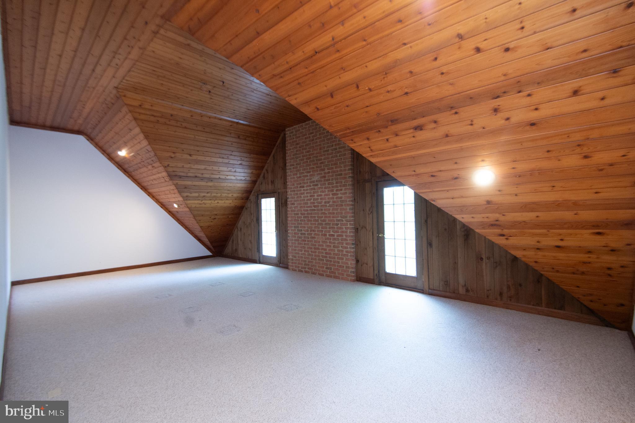 ROYAL OAK - Residential