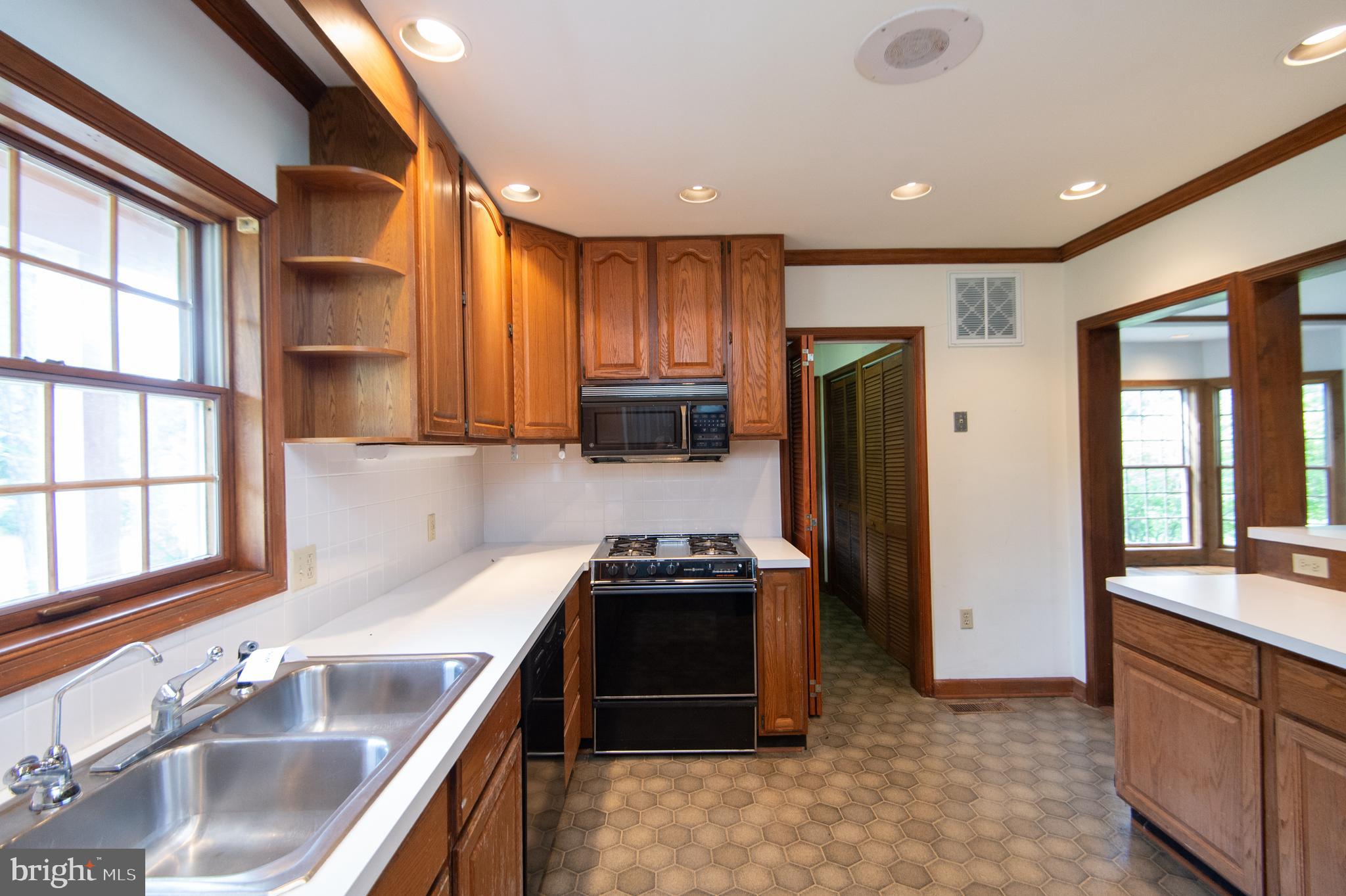 ROYAL OAK - Residential