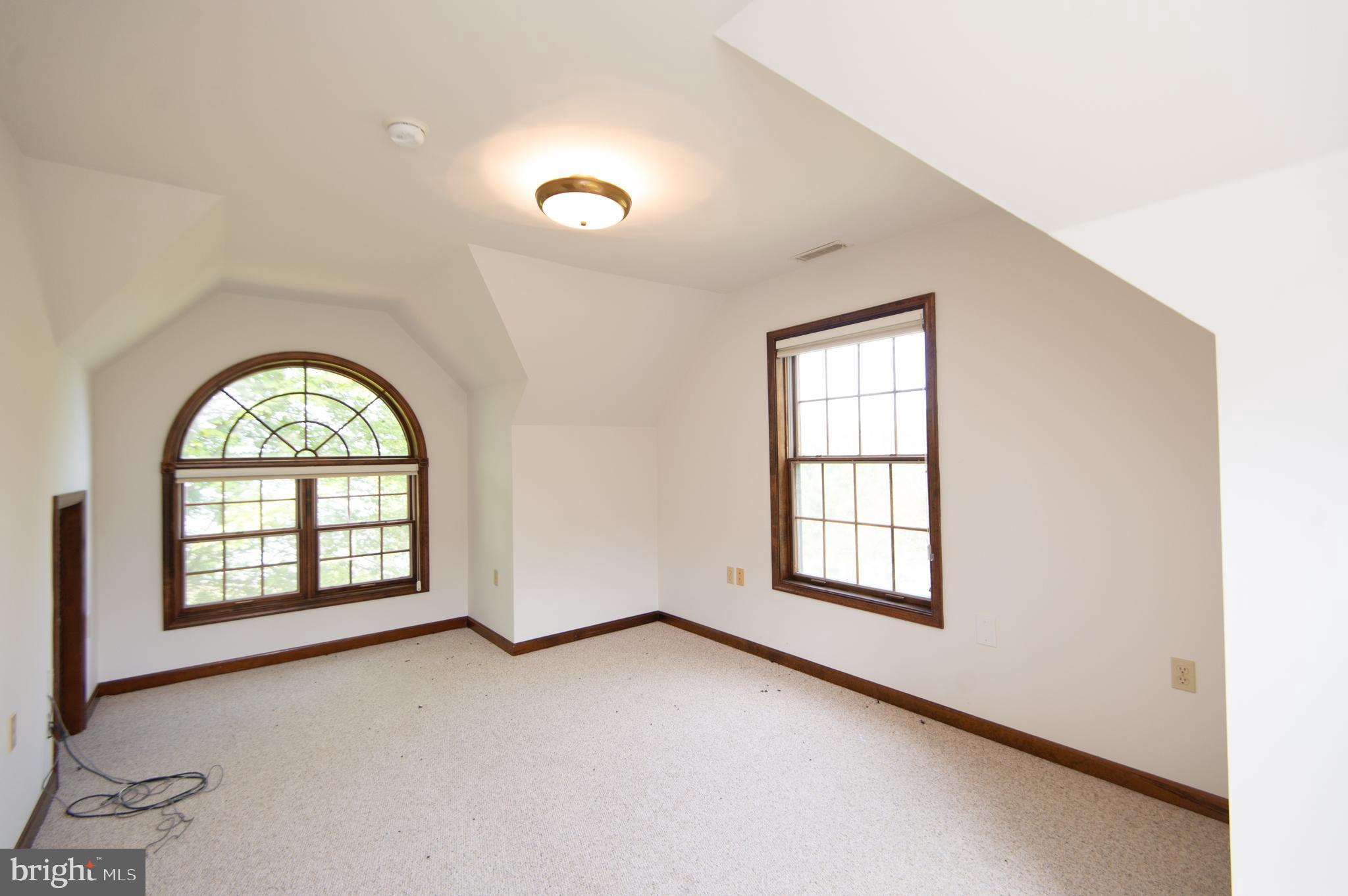 ROYAL OAK - Residential