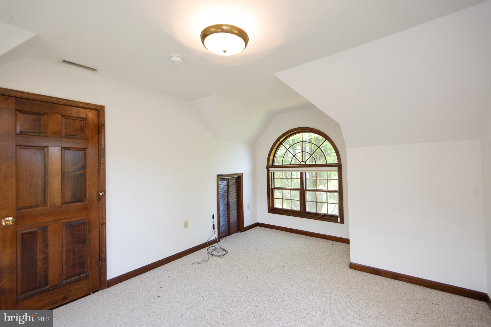 ROYAL OAK - Residential